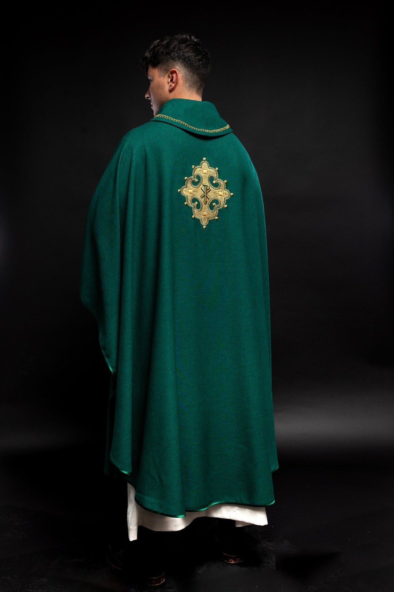Ornat Liturgiczny Zielony z Haftowanym Krzyżem i Złotą Lamówką - alba.pl