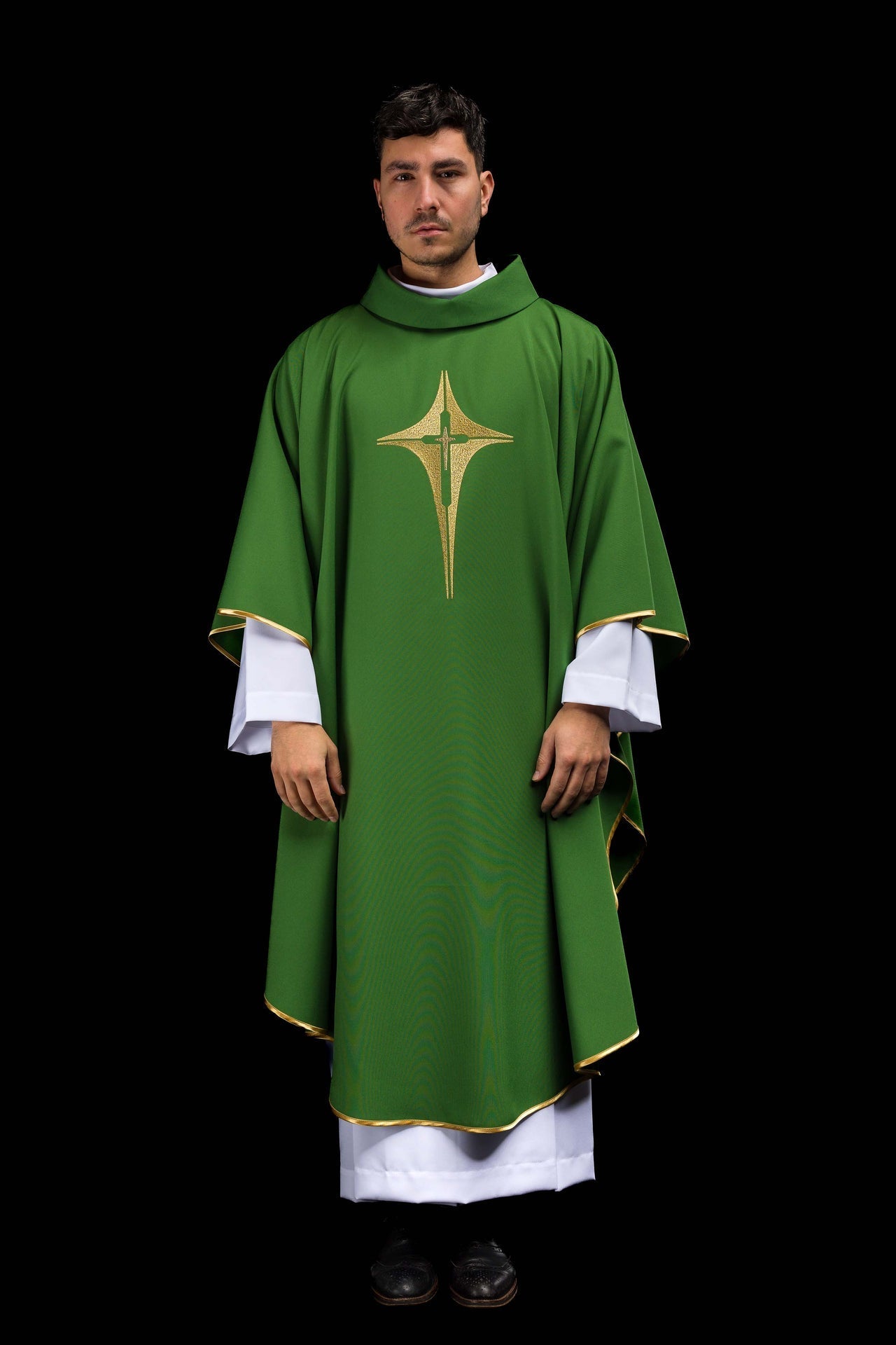 Ornat Liturgiczny Zielony z Haftowanym Krzyżem IHS - alba.pl