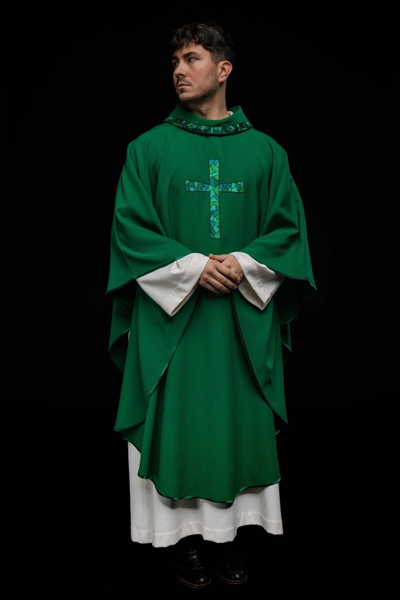 Ornat Liturgiczny Zielony z Haftowanym Krzyżem Mozaika - alba.pl