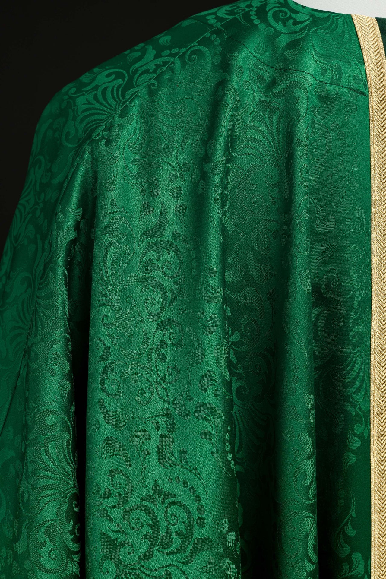 Ornat Liturgiczny Zielony z Haftowanym Krzyżem na Żakardzie - alba.pl
