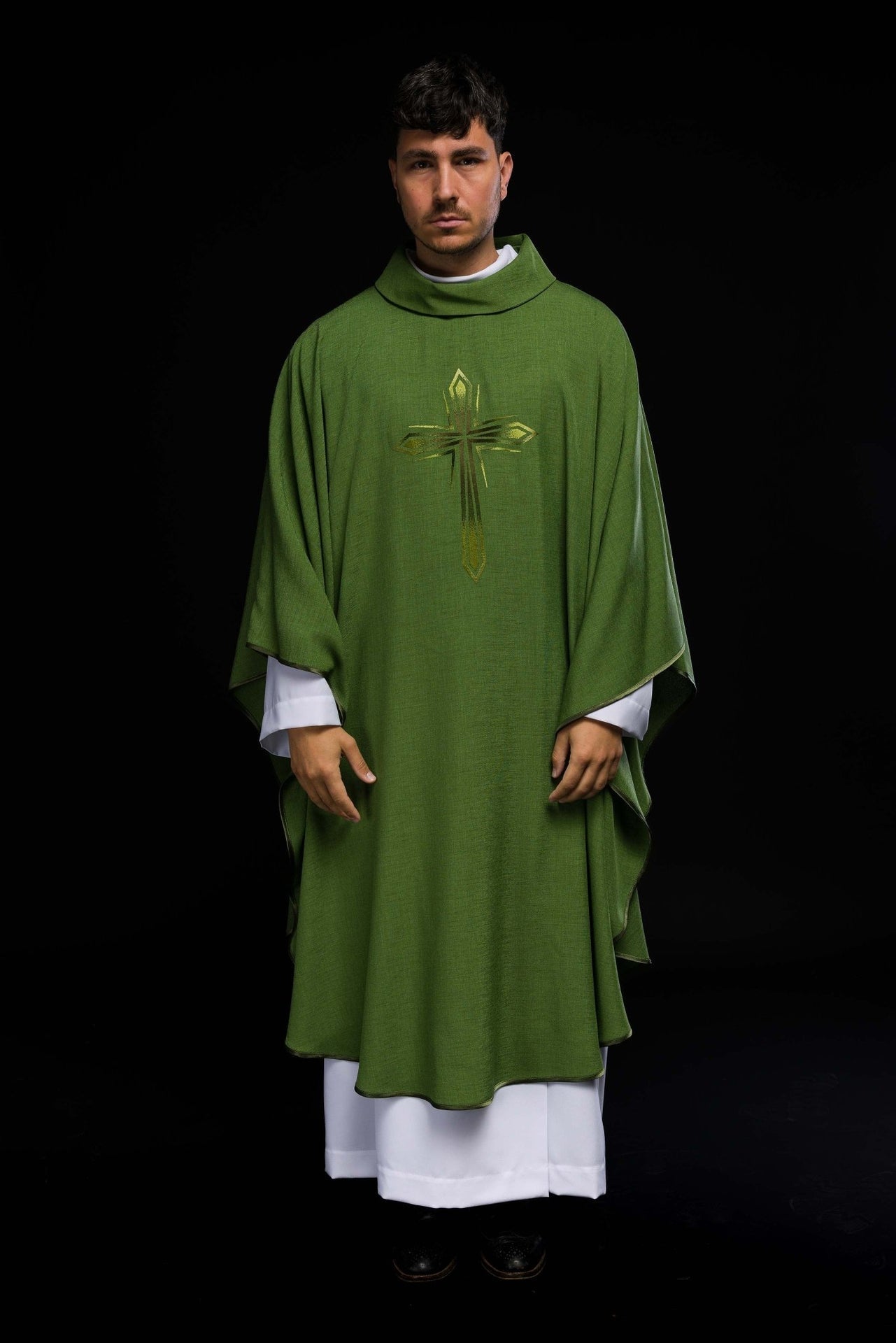 Ornat Liturgiczny Zielony z Haftowanym Krzyżem - Polski Produkt - alba.pl