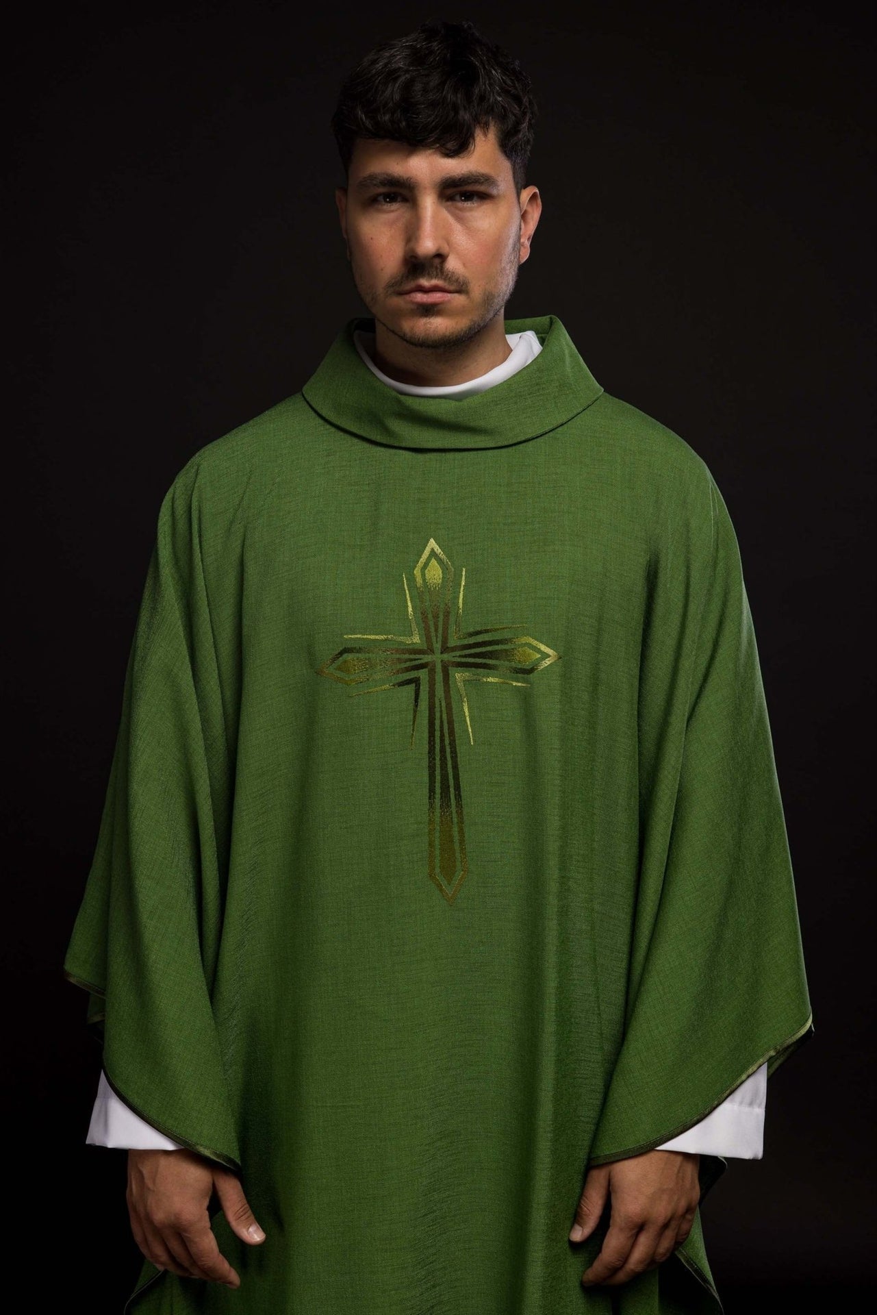Ornat Liturgiczny Zielony z Haftowanym Krzyżem - Polski Produkt - alba.pl