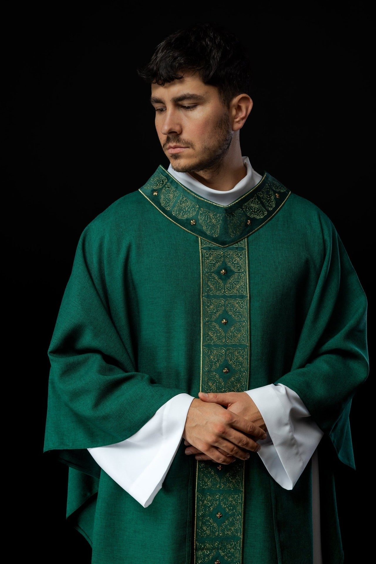 Ornat Liturgiczny Zielony z Haftowanym Pasem i Kołnierzem - alba.pl