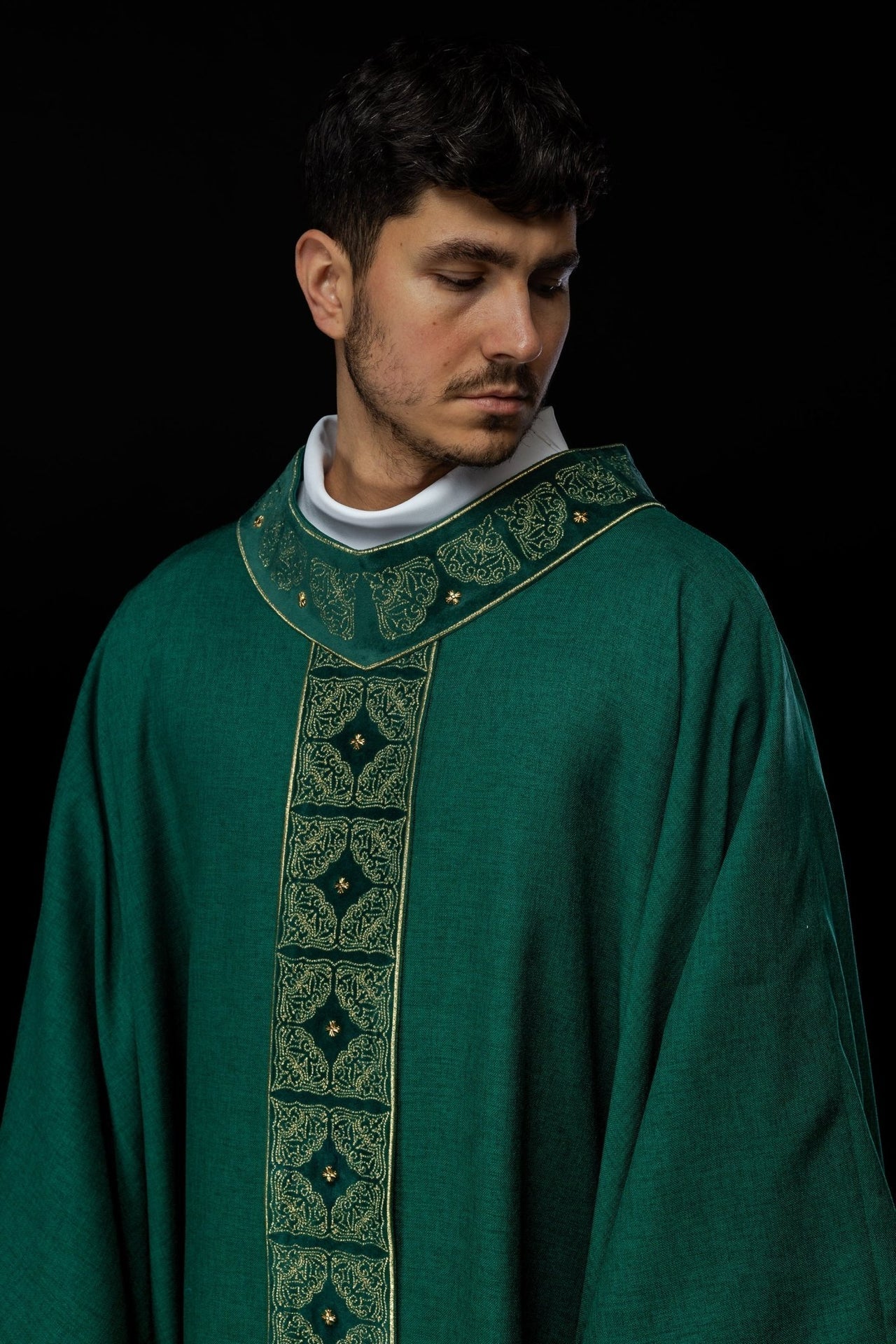Ornat Liturgiczny Zielony z Haftowanym Pasem i Kołnierzem - alba.pl
