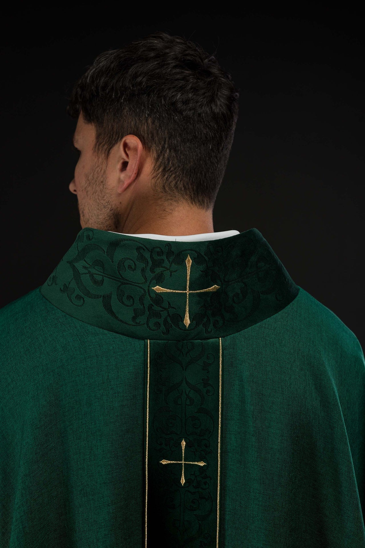 Ornat Liturgiczny Zielony z Haftowanym Pasem i Krzyżami - alba.pl
