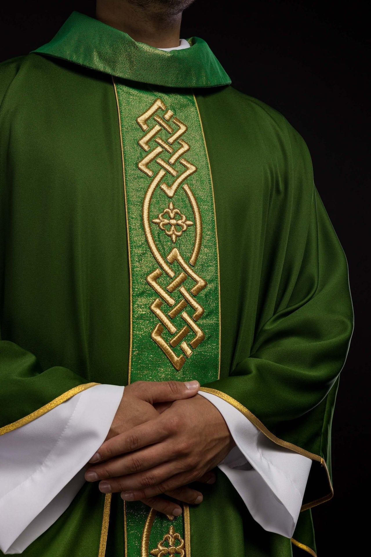 Ornat Liturgiczny Zielony z Haftowanym Pasem Krzyży - alba.pl