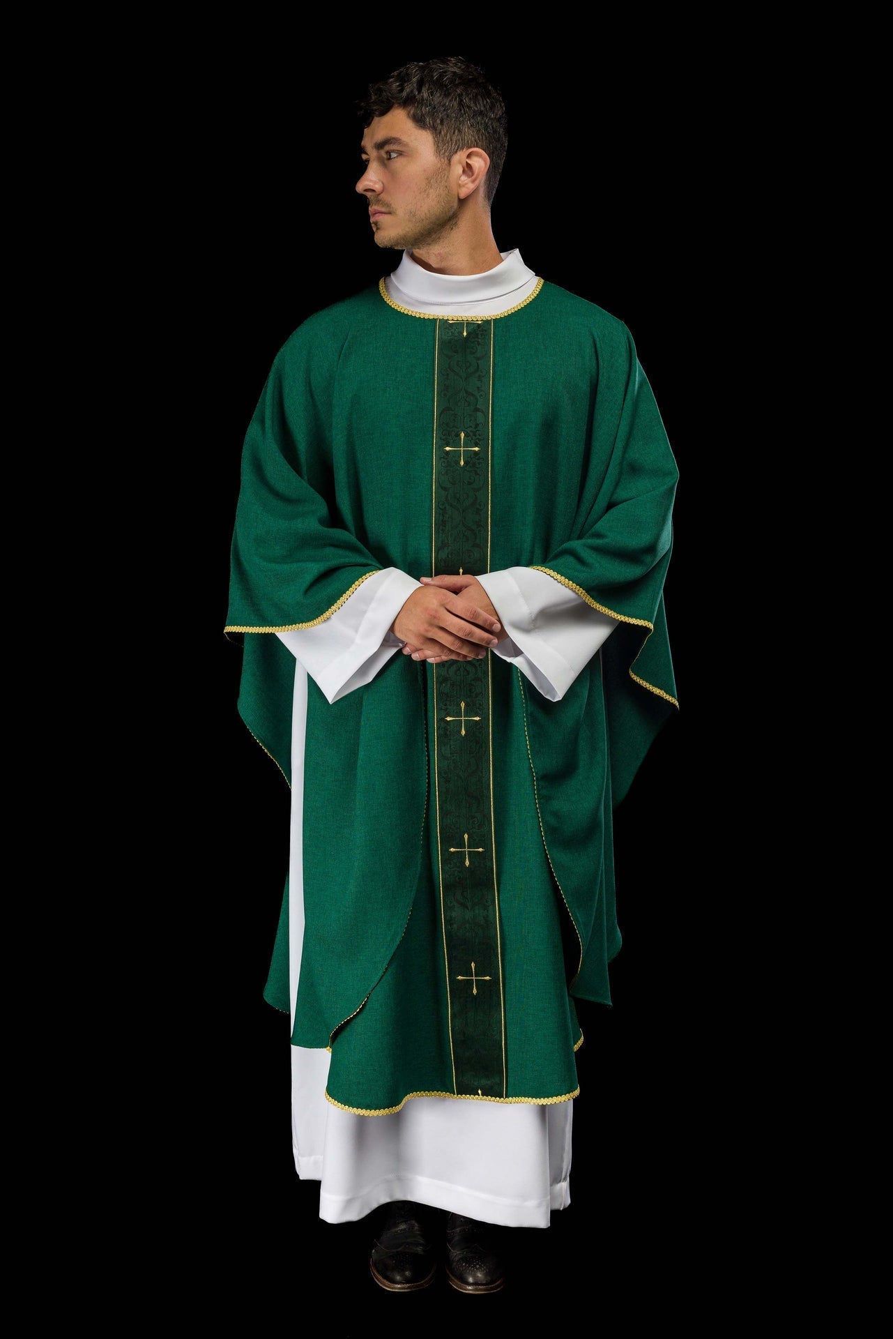 Ornat Liturgiczny Zielony z Haftowanymi Krzyżami - Elegancki i Dostojny - alba.pl