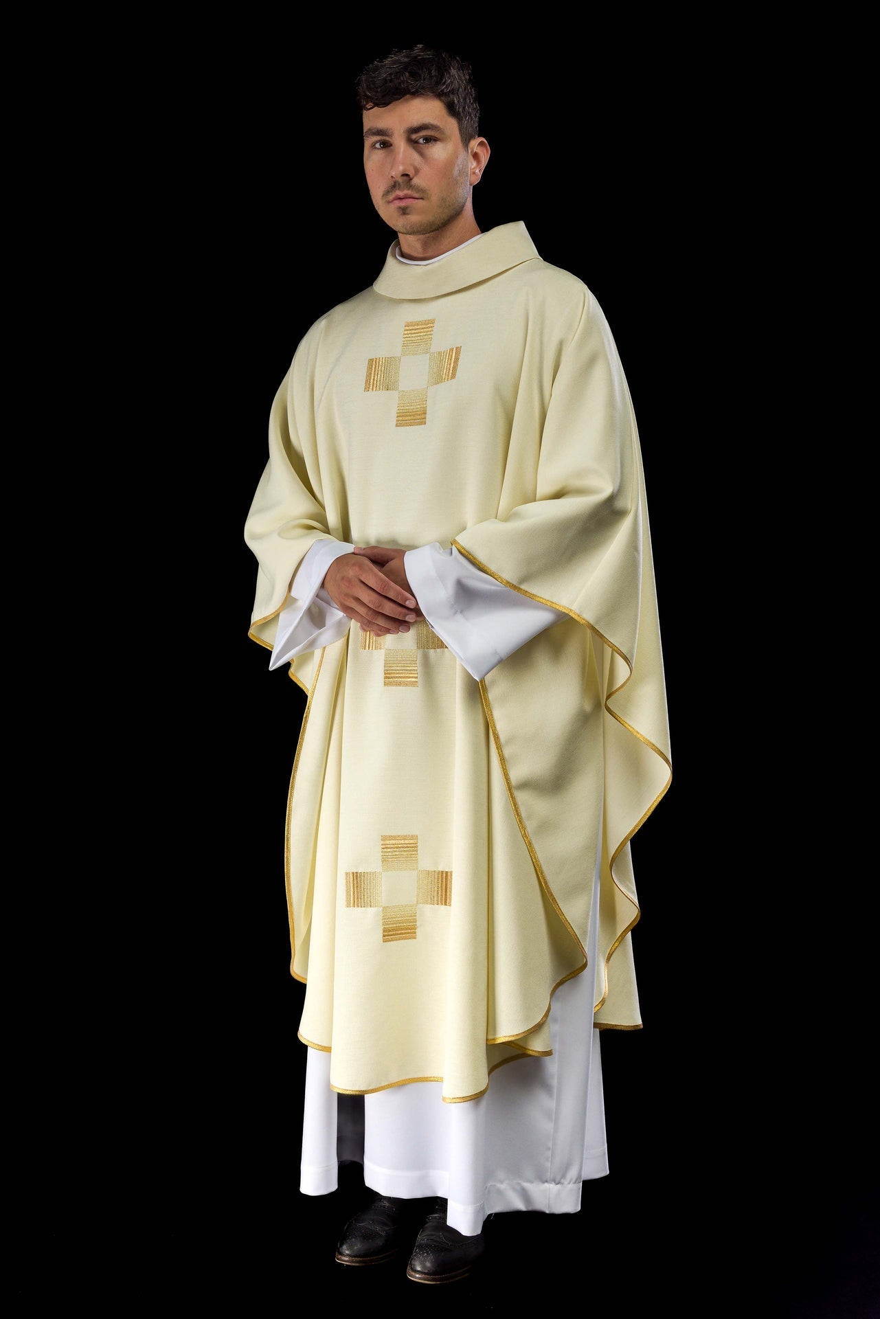 Ornat Liturgiczny Złoty Krzyż Haftowany - Polski Produkt - alba.pl