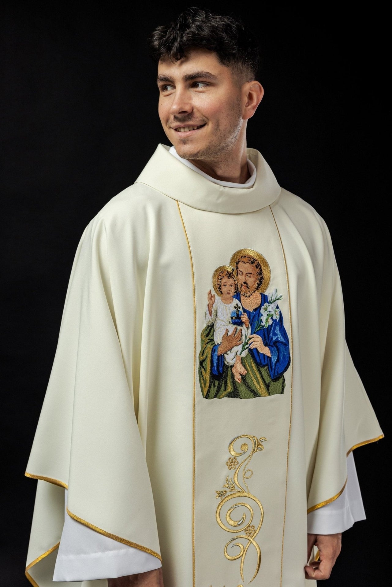 Ornat Liturgiczny Złoty ze Świętym Józefem Haftowanym - Polski Produkt - alba.pl