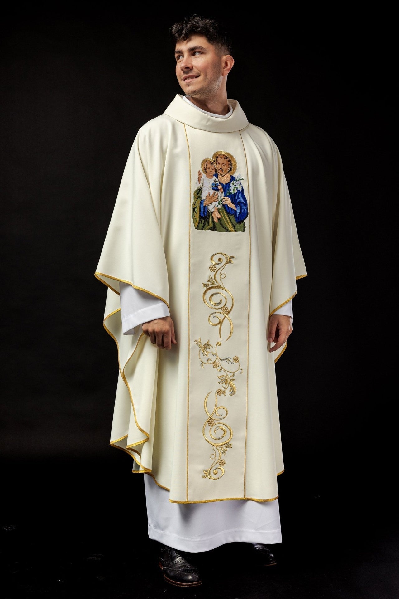 Ornat Liturgiczny Złoty ze Świętym Józefem Haftowanym - Polski Produkt - alba.pl