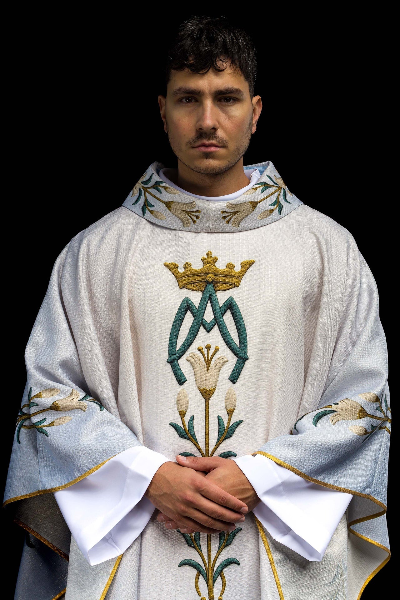 Ornat Maryjny Drukowany Lilie i Monogram AM Niebiesko-Ecru - alba.pl