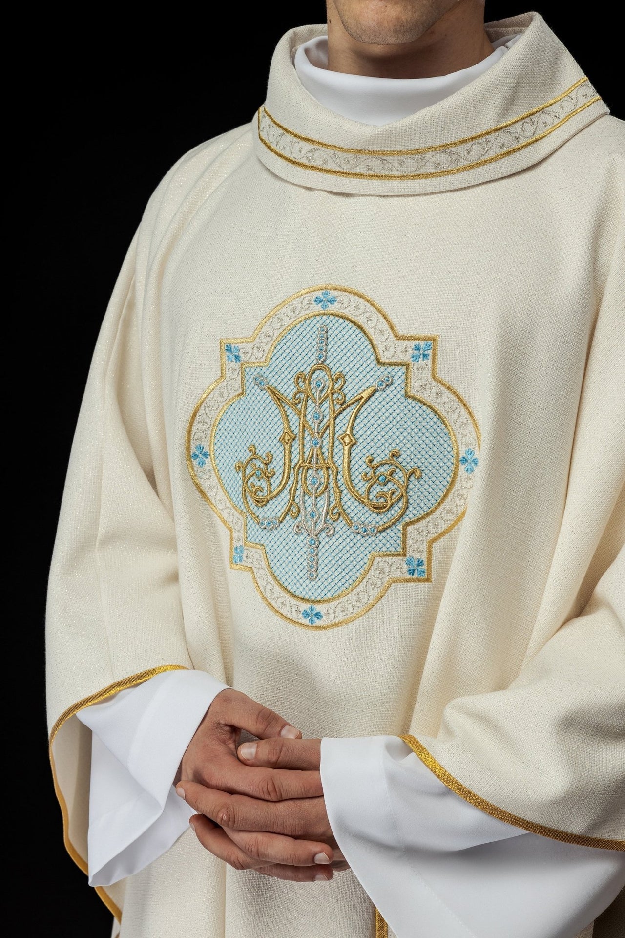 Ornat Maryjny Ecru Haftowany Złotem - Kolekcja Liturgiczna - alba.pl