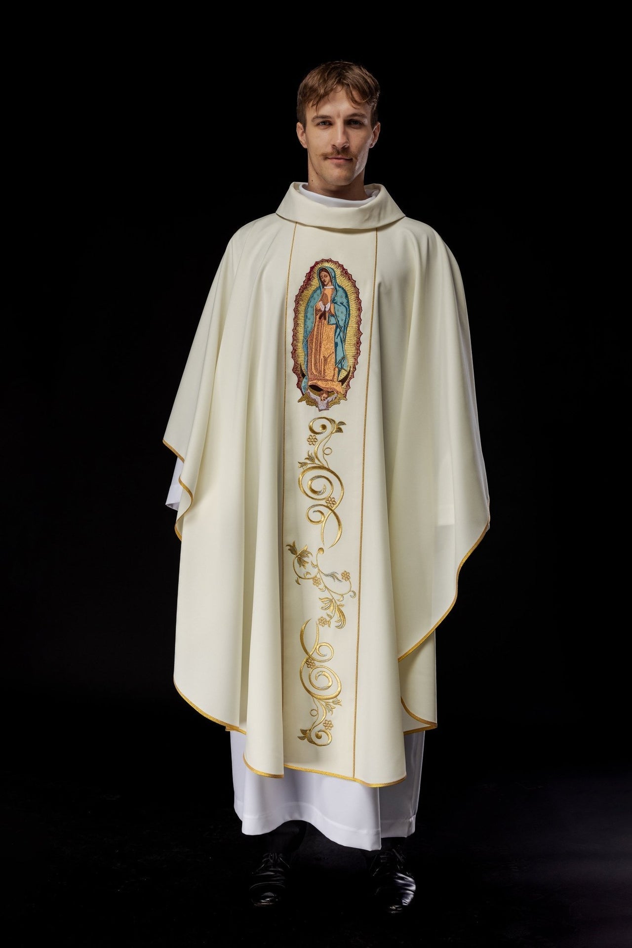 Ornat Maryjny Haftowany Matka Boża Guadalupe - Złota Tkanina - alba.pl