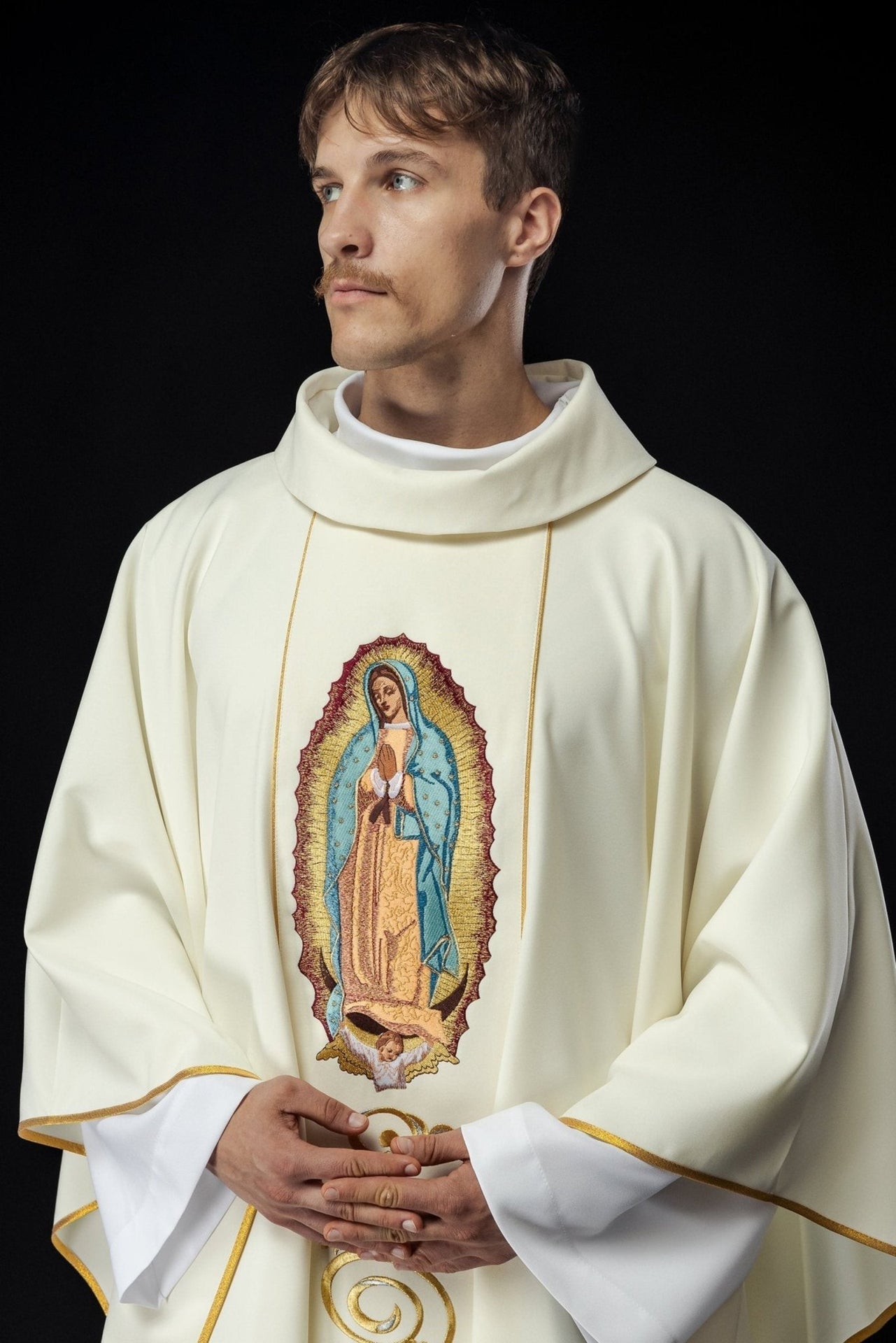 Ornat Maryjny Haftowany Matka Boża Guadalupe - Złota Tkanina - alba.pl