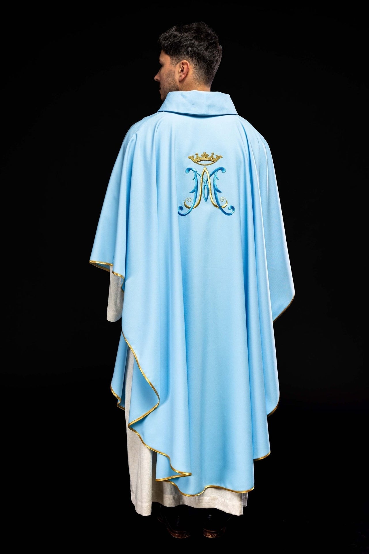 Ornat Maryjny Niebieski Haftowany Złotem - Elegancka Szata Liturgiczna - alba.pl