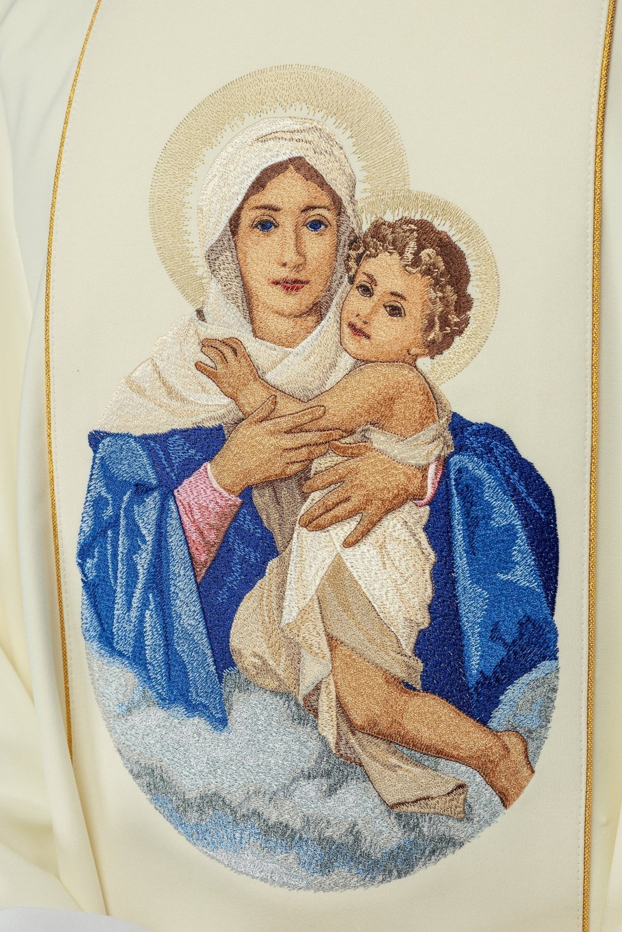 Ornat Maryjny Złoty z Haftem Matki Bożej z Dzieciątkiem - alba.pl