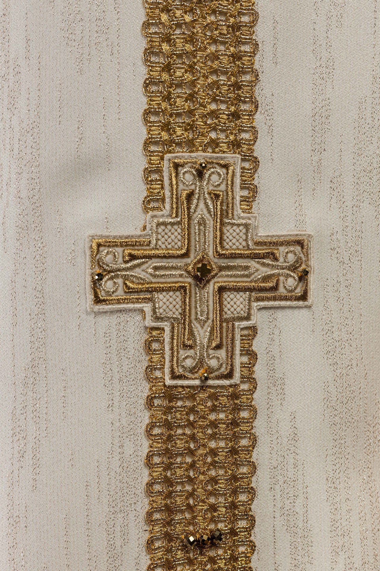 Ornat Ręcznie Robiony z Kamieniami Naturalnymi Ecru Handmade - alba.pl
