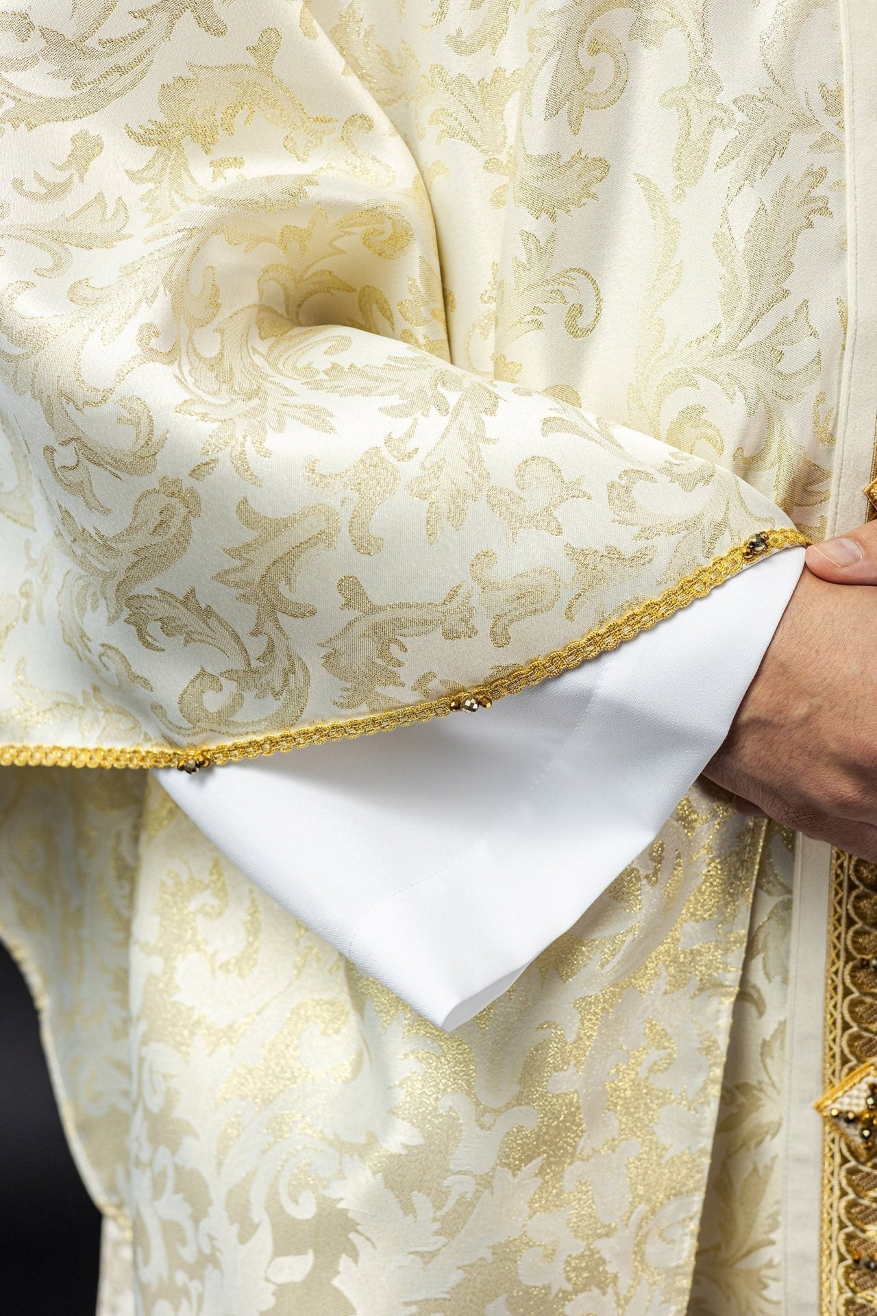 Ornat Ręcznie Wykonany z Kamieniami Naturalnymi Ecru-Złoty - alba.pl