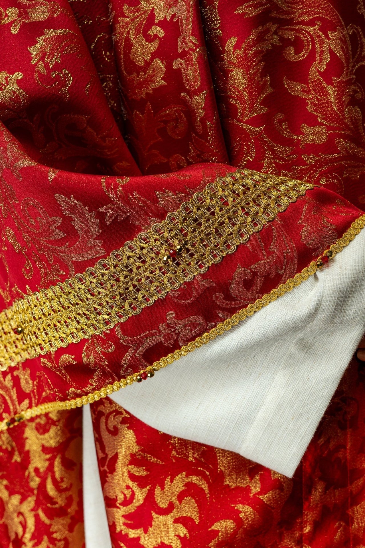 Ornat Ręcznie Wykonany z Kamieniami Naturalnymi - Kolekcja Handmade - alba.pl