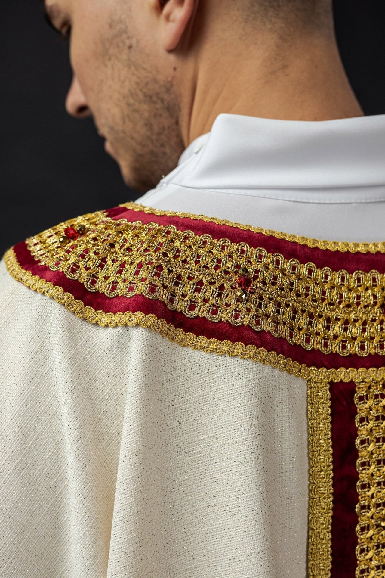 Ornat Ręcznie Wykonany z Kamieniami Naturalnymi - Kolekcja Handmade - alba.pl