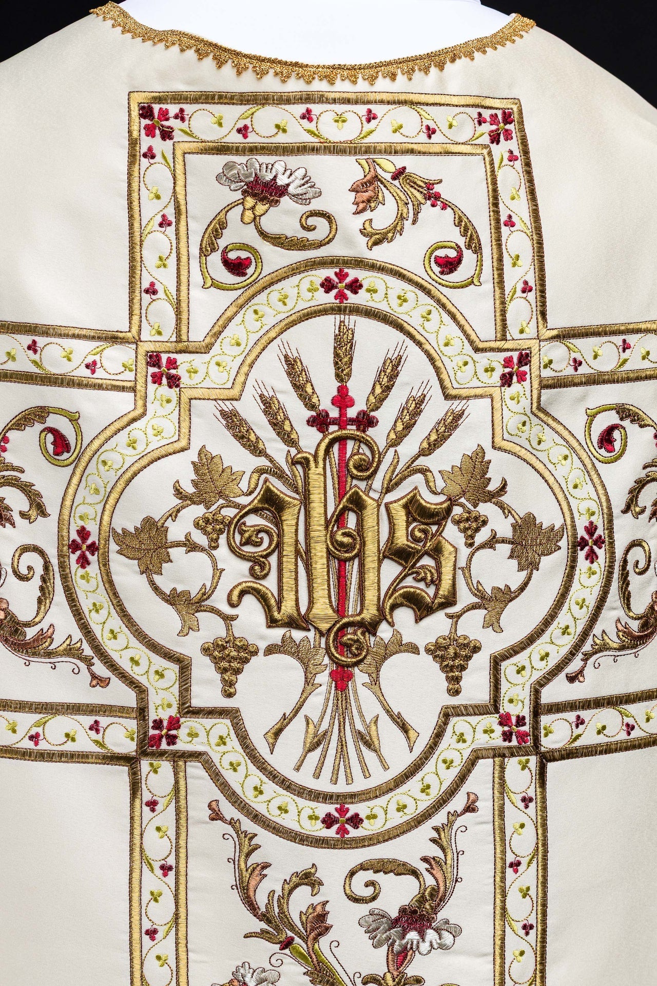 Ornat Rzymski Haftowany IHS Złota Lamówka Liturgiczny - alba.pl