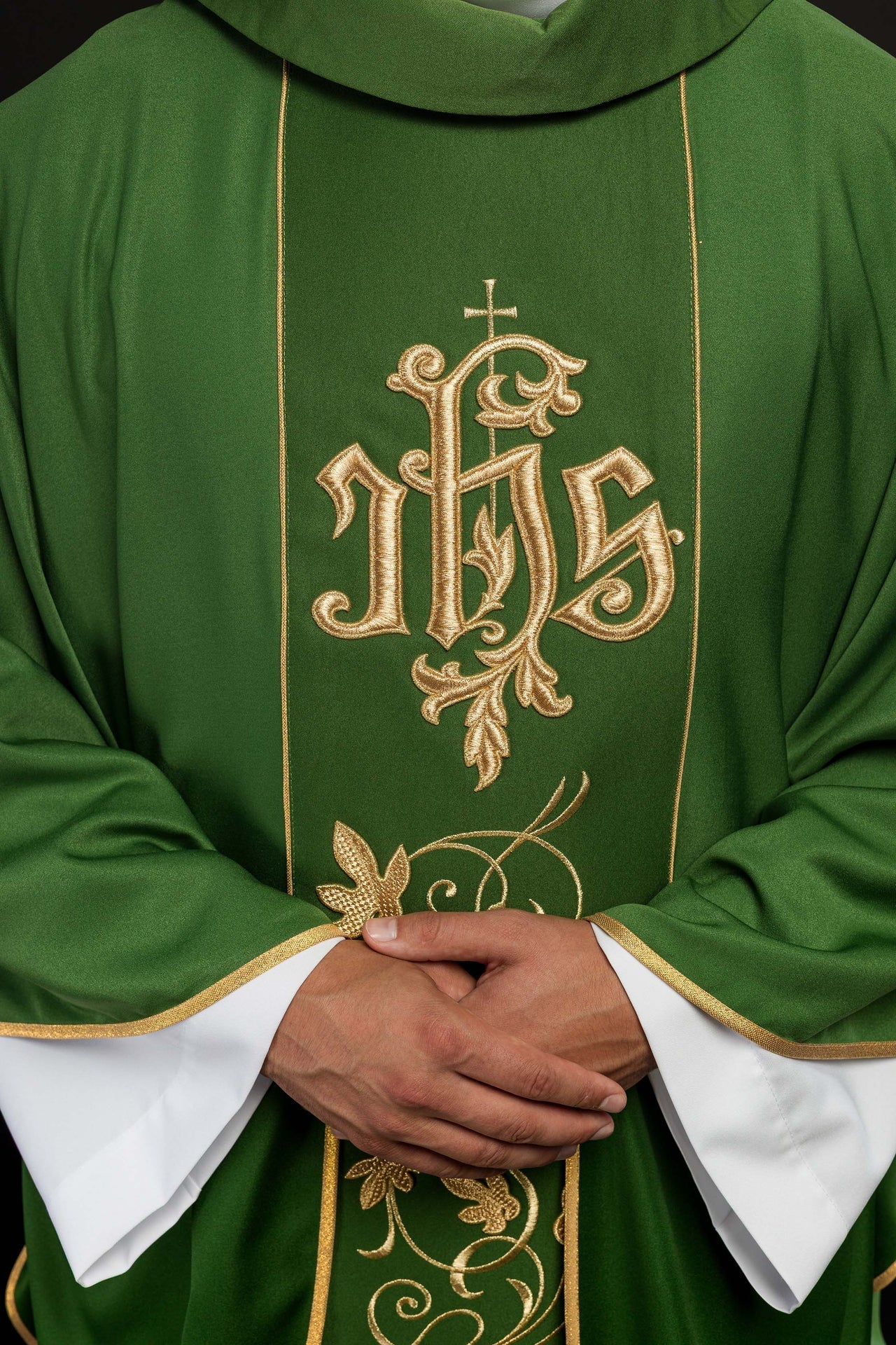 Ornat Zielony Liturgiczny z Haftowanym Pasem IHS - Polski Produkt - alba.pl