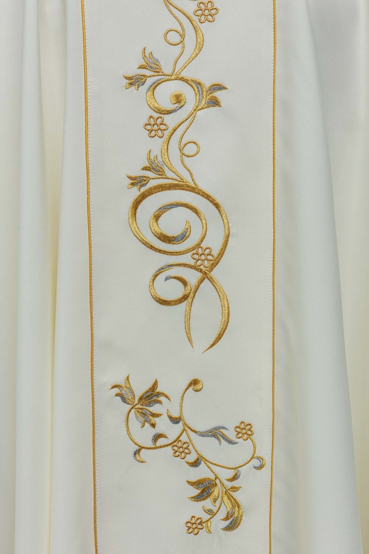 Ornat Złoty Haftowany Święta Faustyna - Elegancki Strój Liturgiczny - alba.pl