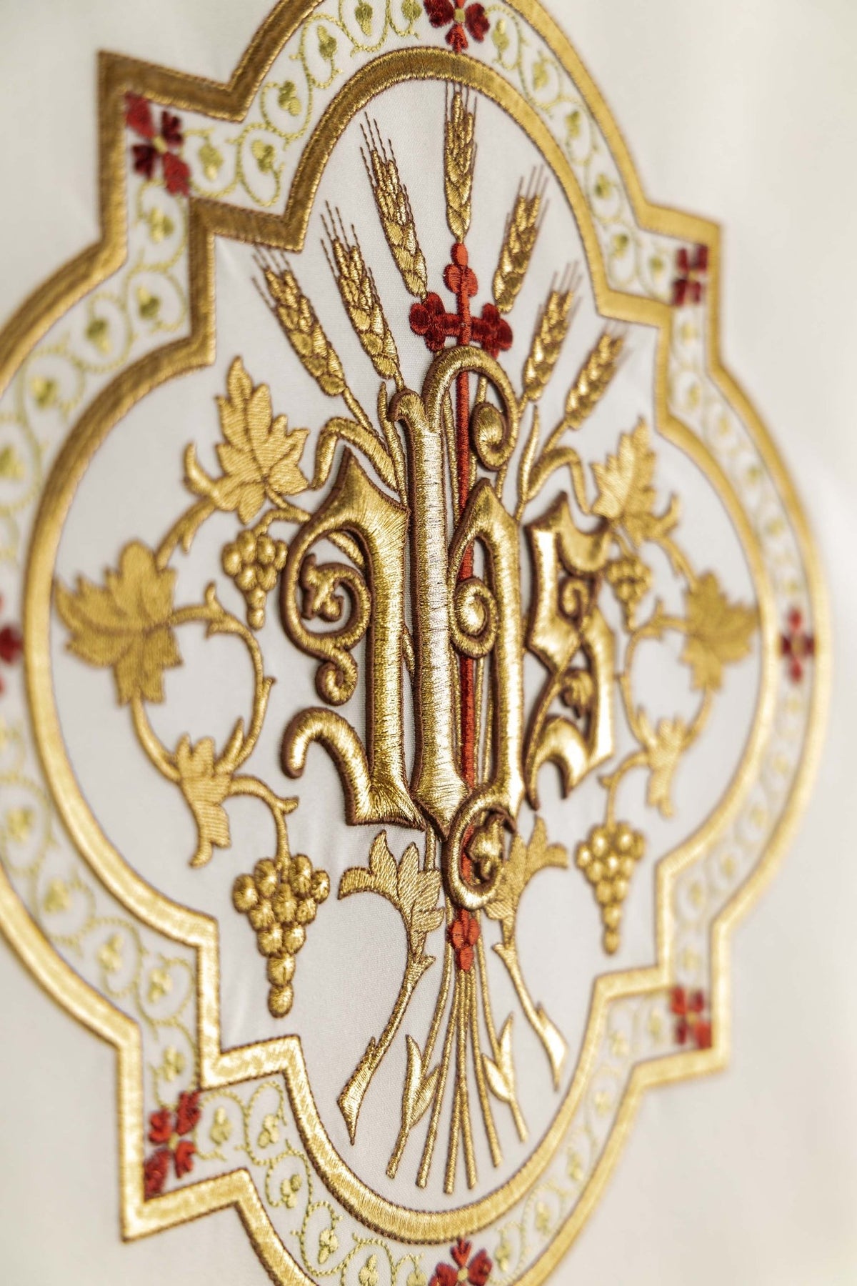 Serweta na Lektorium Ecru z Złotym Haftem I JHS - Elegancka - alba.pl