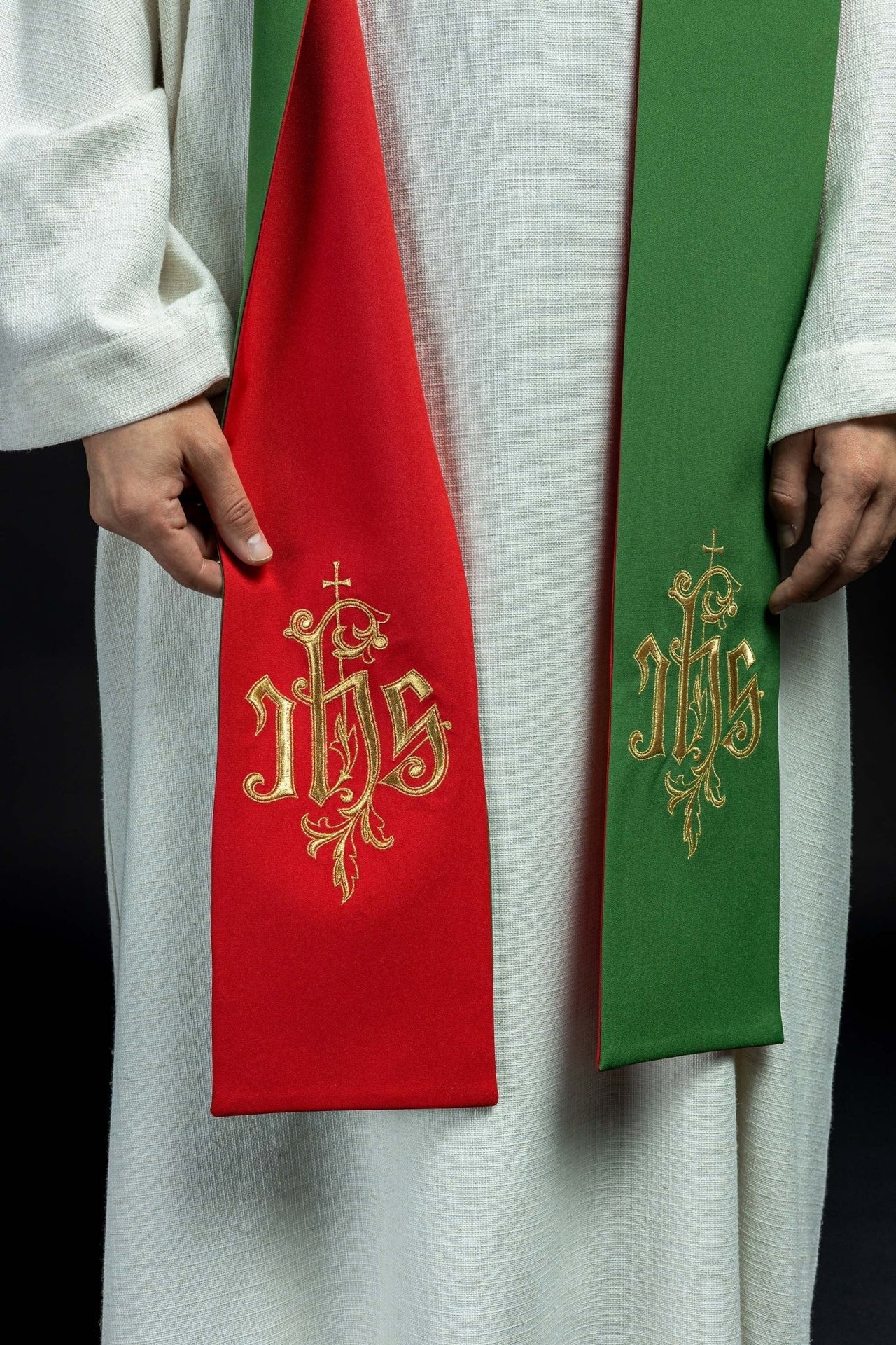 Stuła Dwustronna IHS Haftowana Zielono-Czerwona Liturgiczna - alba.pl