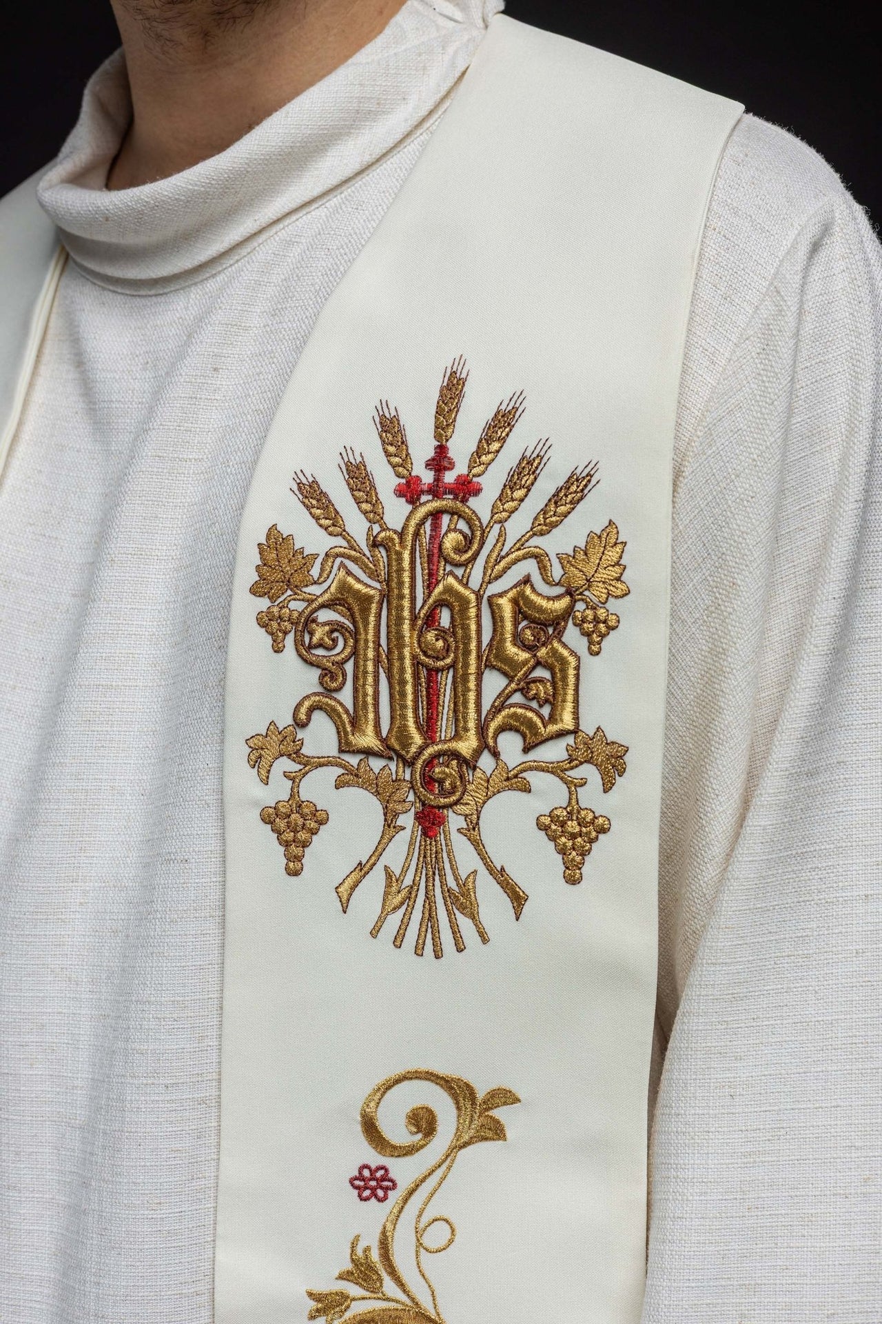 Stuła Haftowana IHS i Kielich Ecru - Liturgiczna Elegancja - alba.pl