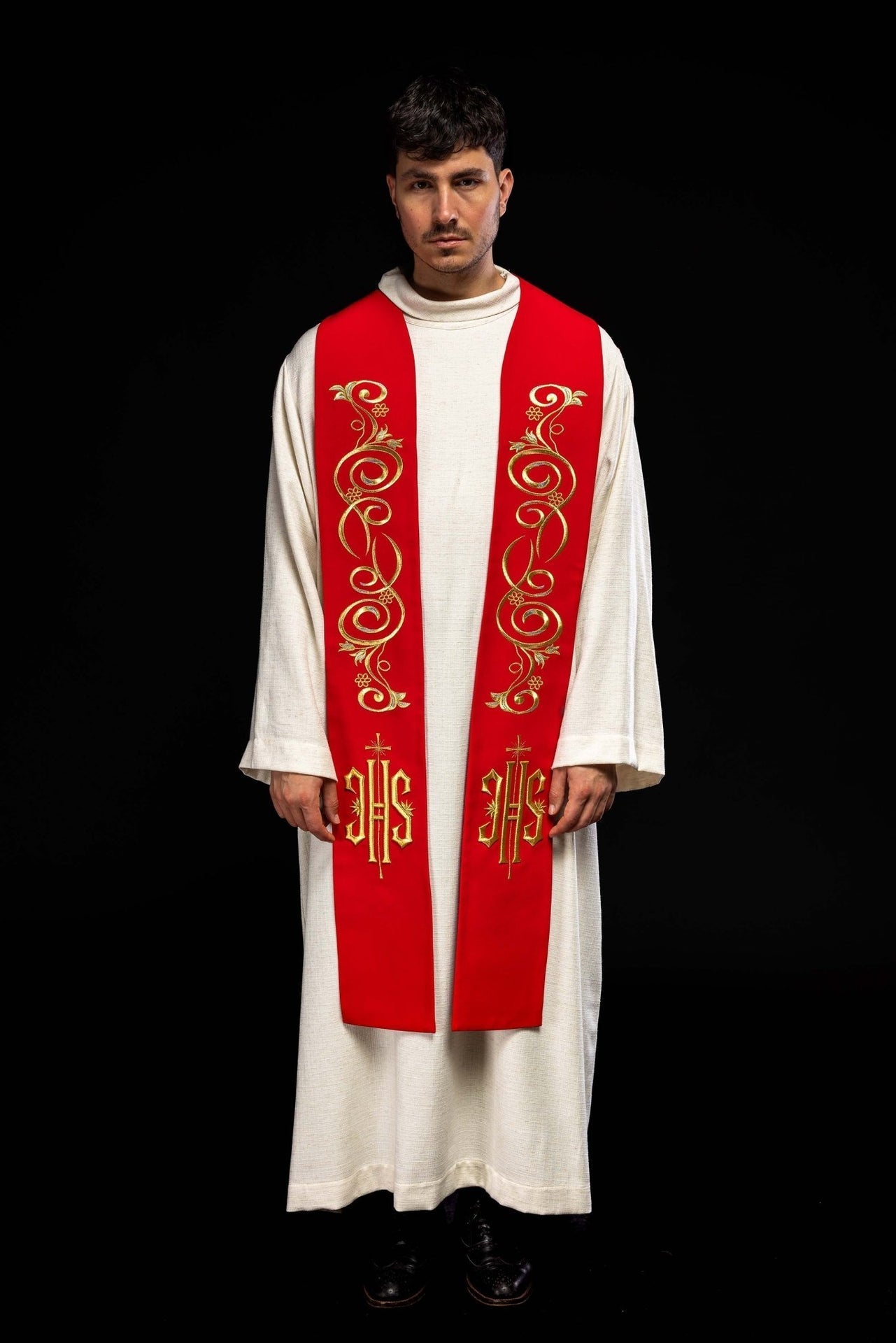 Stuła Kapłańska Czerwona Haftowana IHS - Elegancka Liturgia - alba.pl