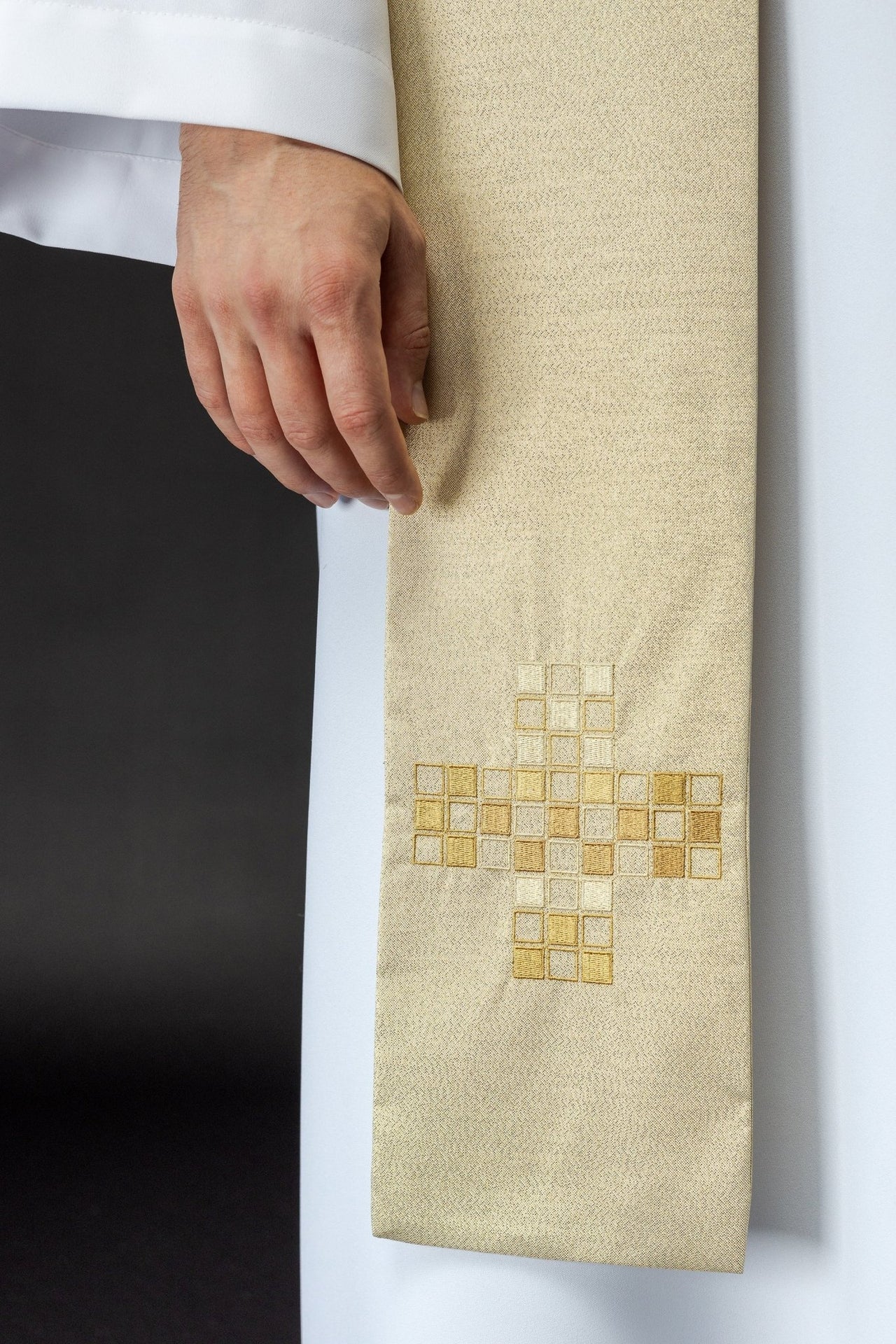 Stuła Kapłańska Ecru z Bogatym Haftem Liturgicznym - alba.pl