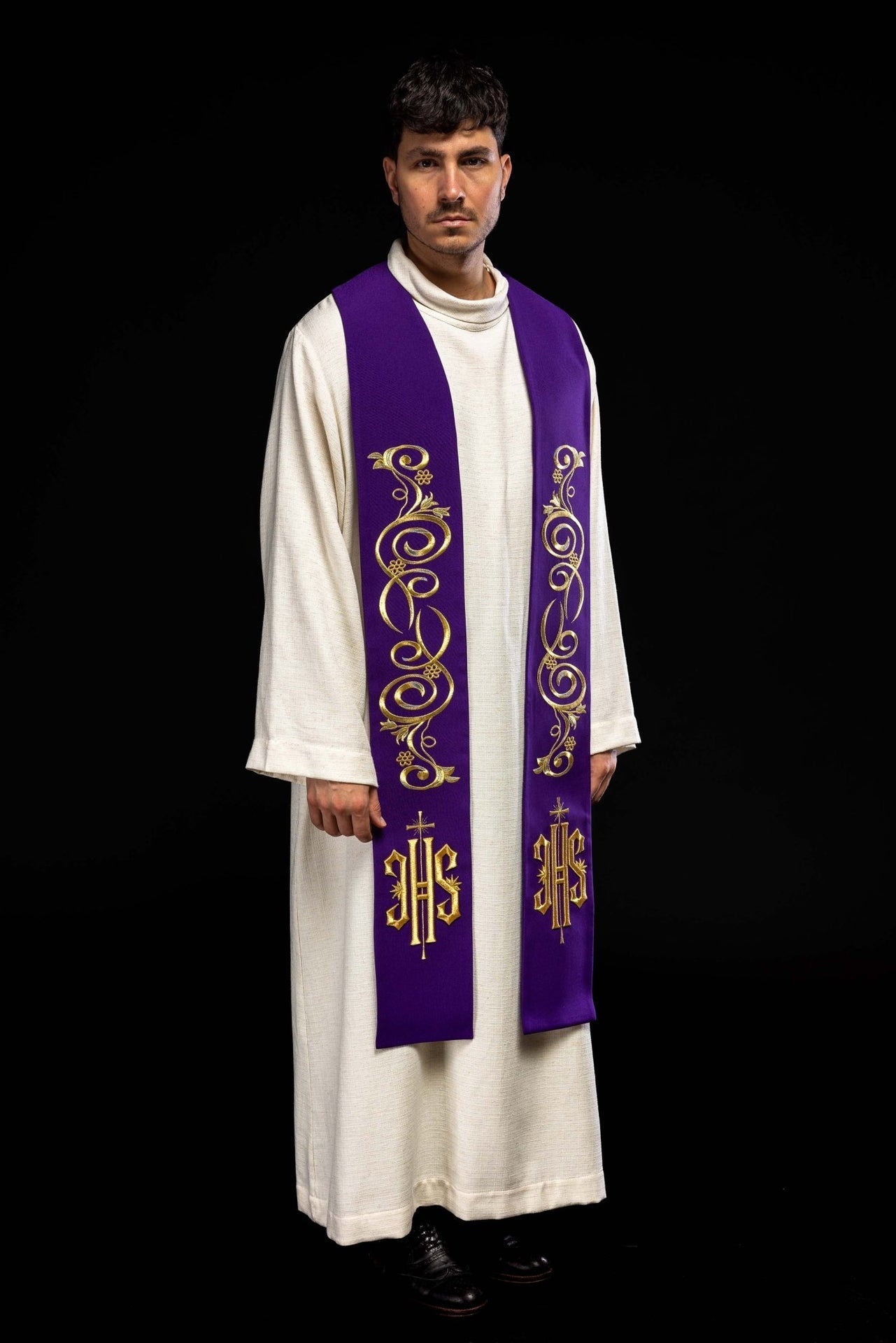 Stuła Kapłańska Fioletowa Haftowana IHS - Liturgiczna Elegancja - alba.pl
