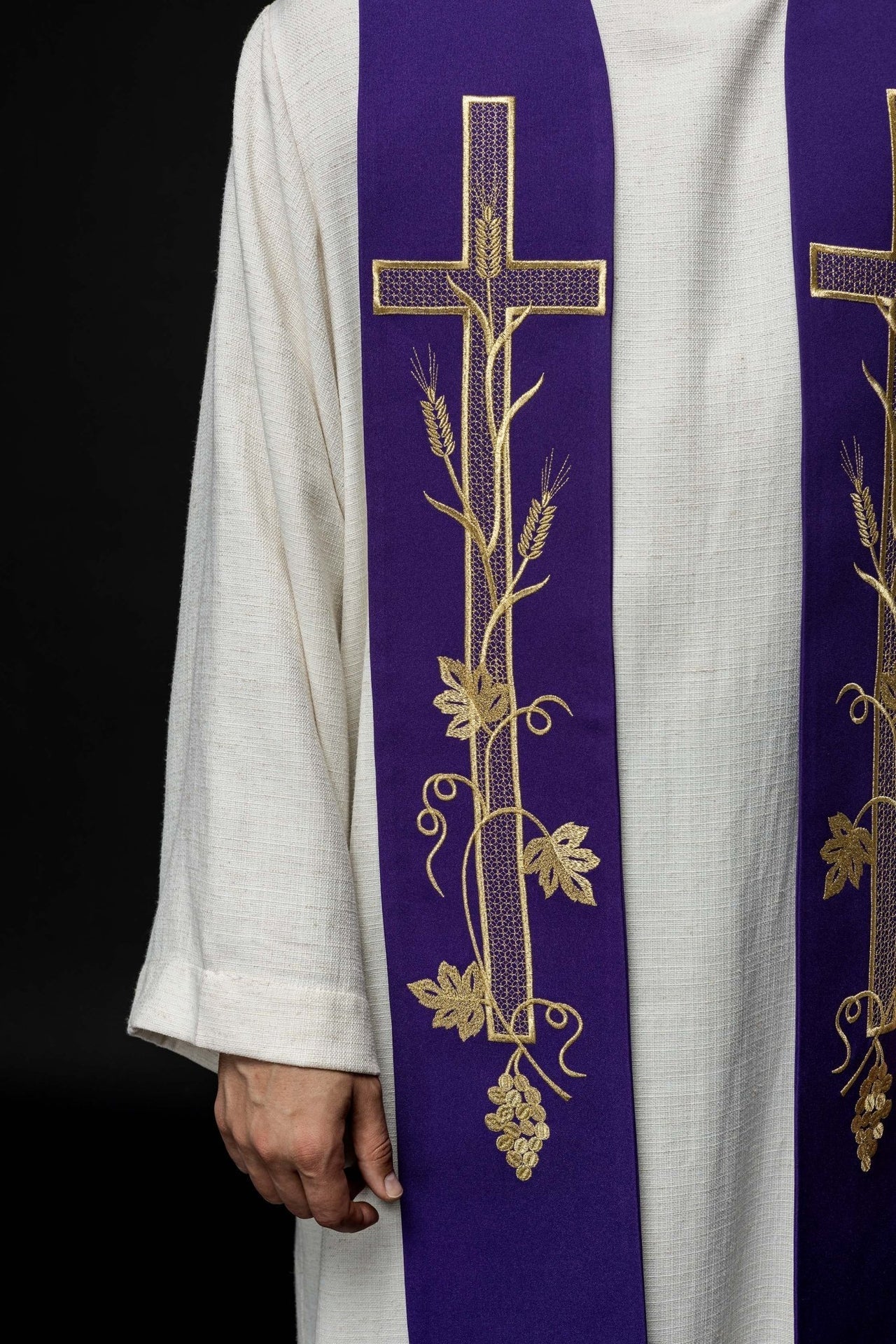 Stuła Kapłańska Fioletowa Haftowana Krzyżem - Elegancka Liturgia - alba.pl