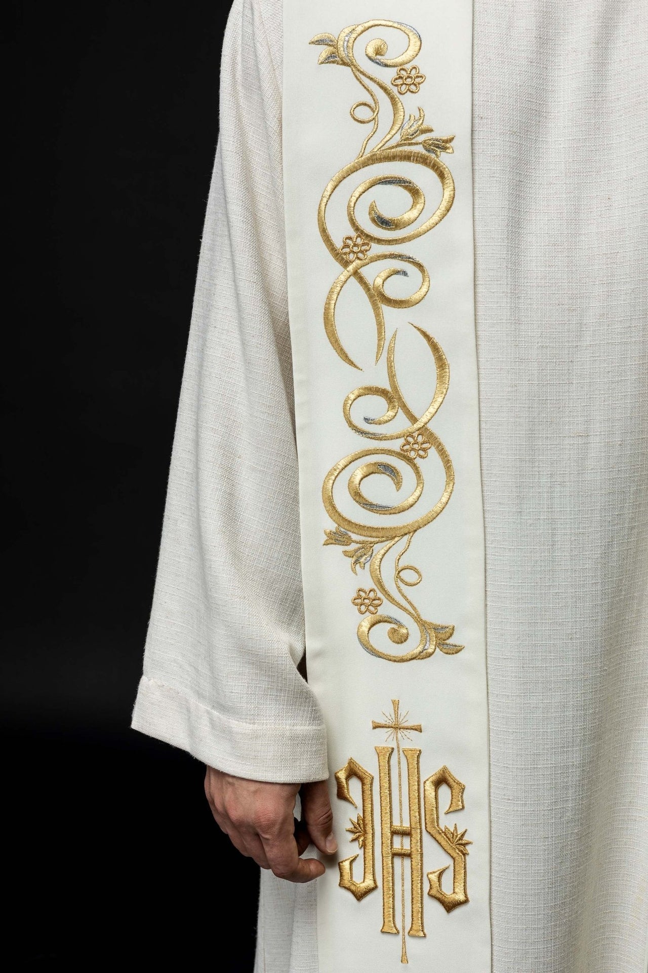 Stuła Kapłańska Haftowana IHS Ecru - Liturgiczna Elegancja - alba.pl