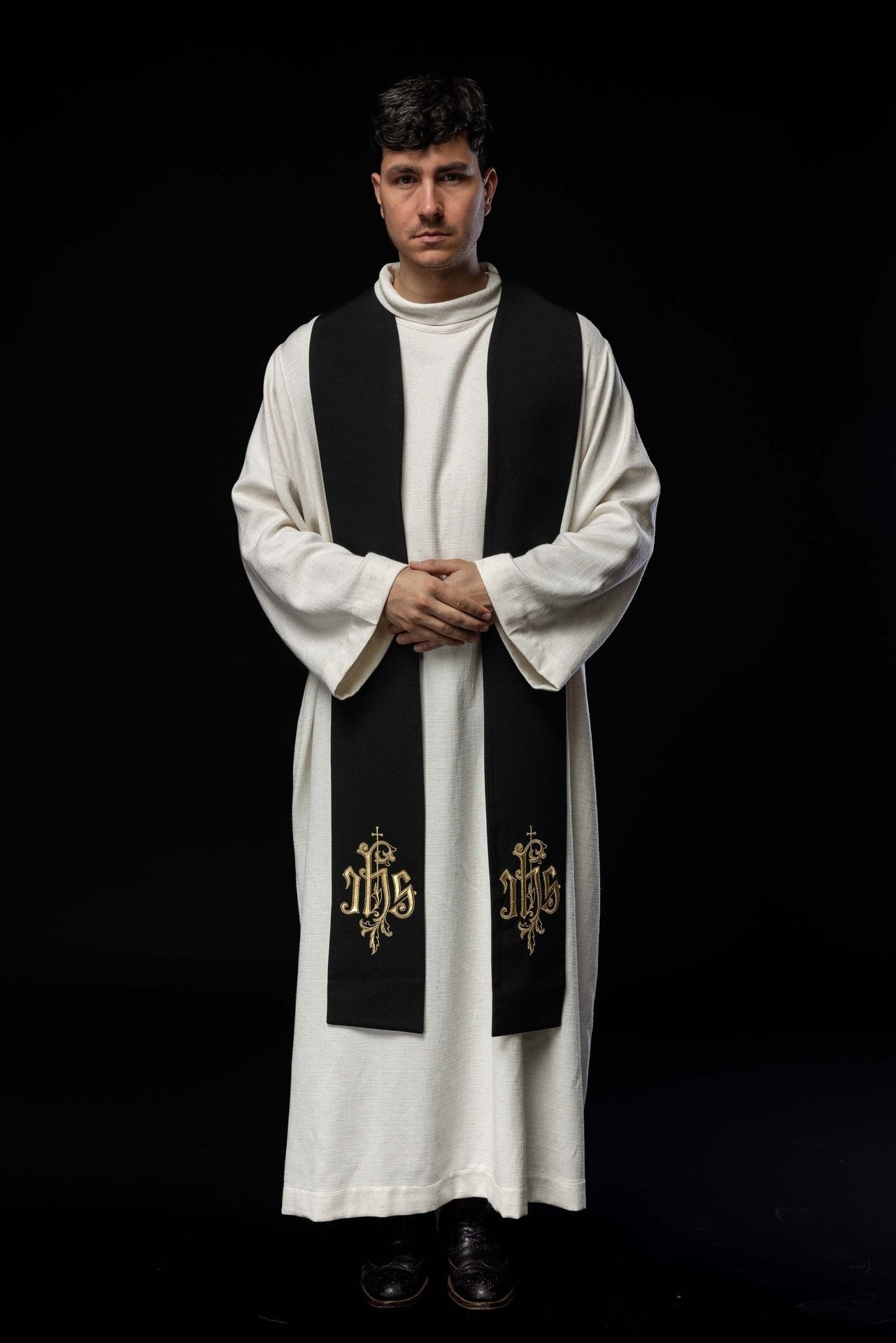 Stuła Kapłańska Haftowana IHS - Elegancka Szata Liturgiczna - alba.pl