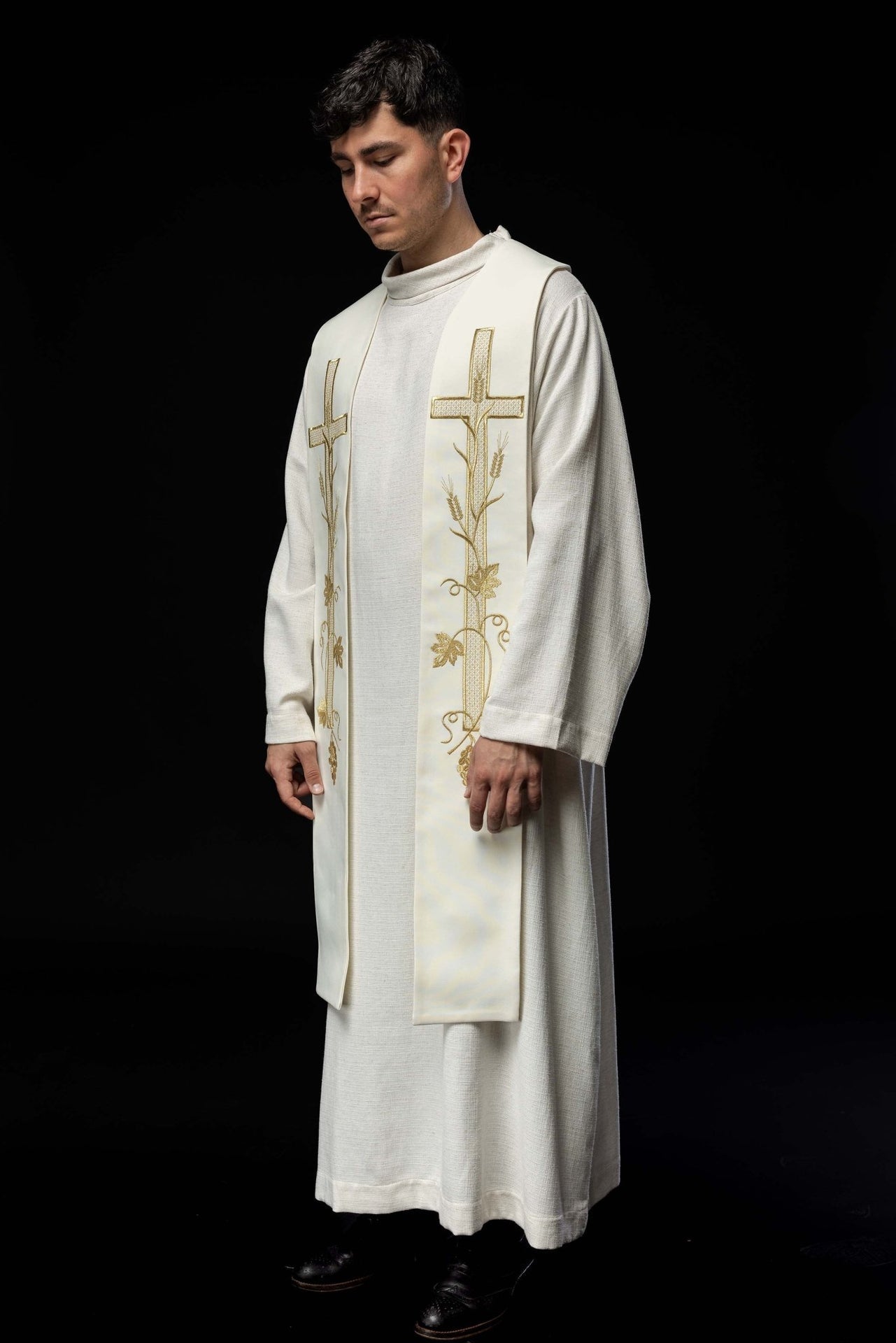 Stuła Kapłańska Haftowana Krzyż Ecru - Elegancka Liturgiczna Szata - alba.pl