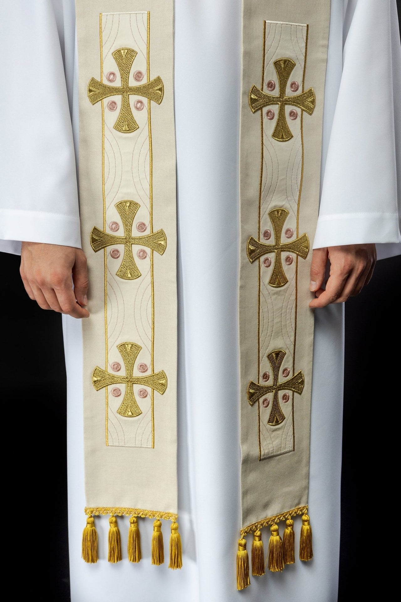 Stuła Kapłańska Haftowana Krzyżami Ecru - Elegancka Liturgia - alba.pl