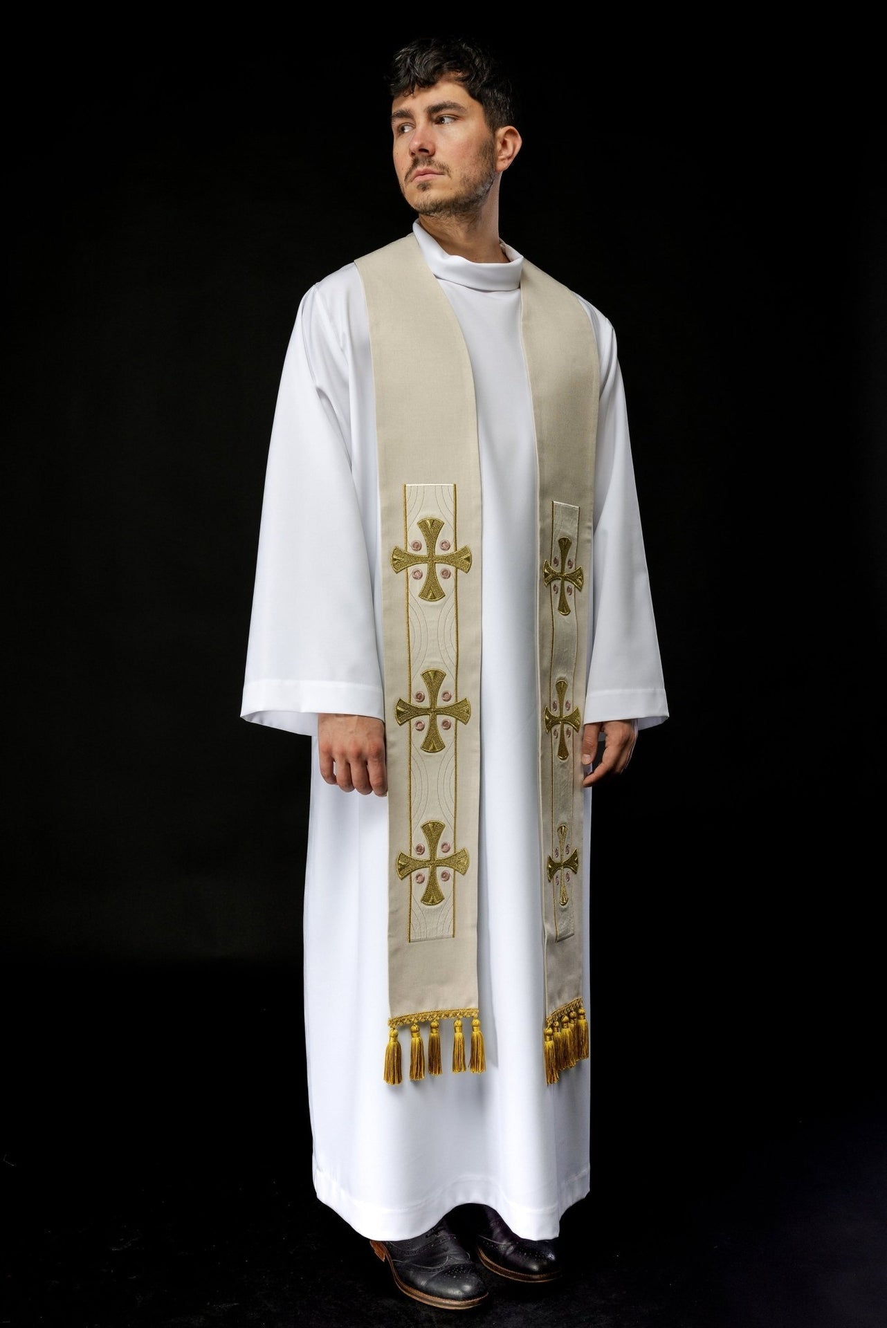 Stuła Kapłańska Haftowana Krzyżami Ecru - Elegancka Liturgia - alba.pl