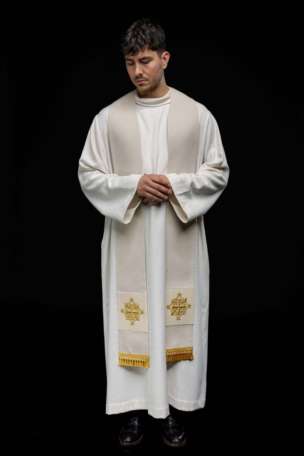 Stuła Liturgiczna Ecru Aksamitna z Haftowanym Krzyżem - alba.pl