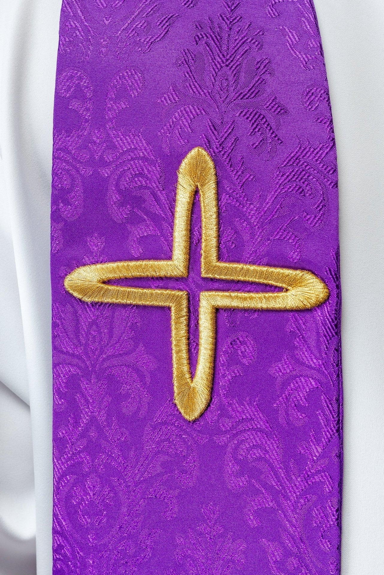 Stuła Liturgiczna Fioletowa z Haftem Krzyży Żakardowa - alba.pl