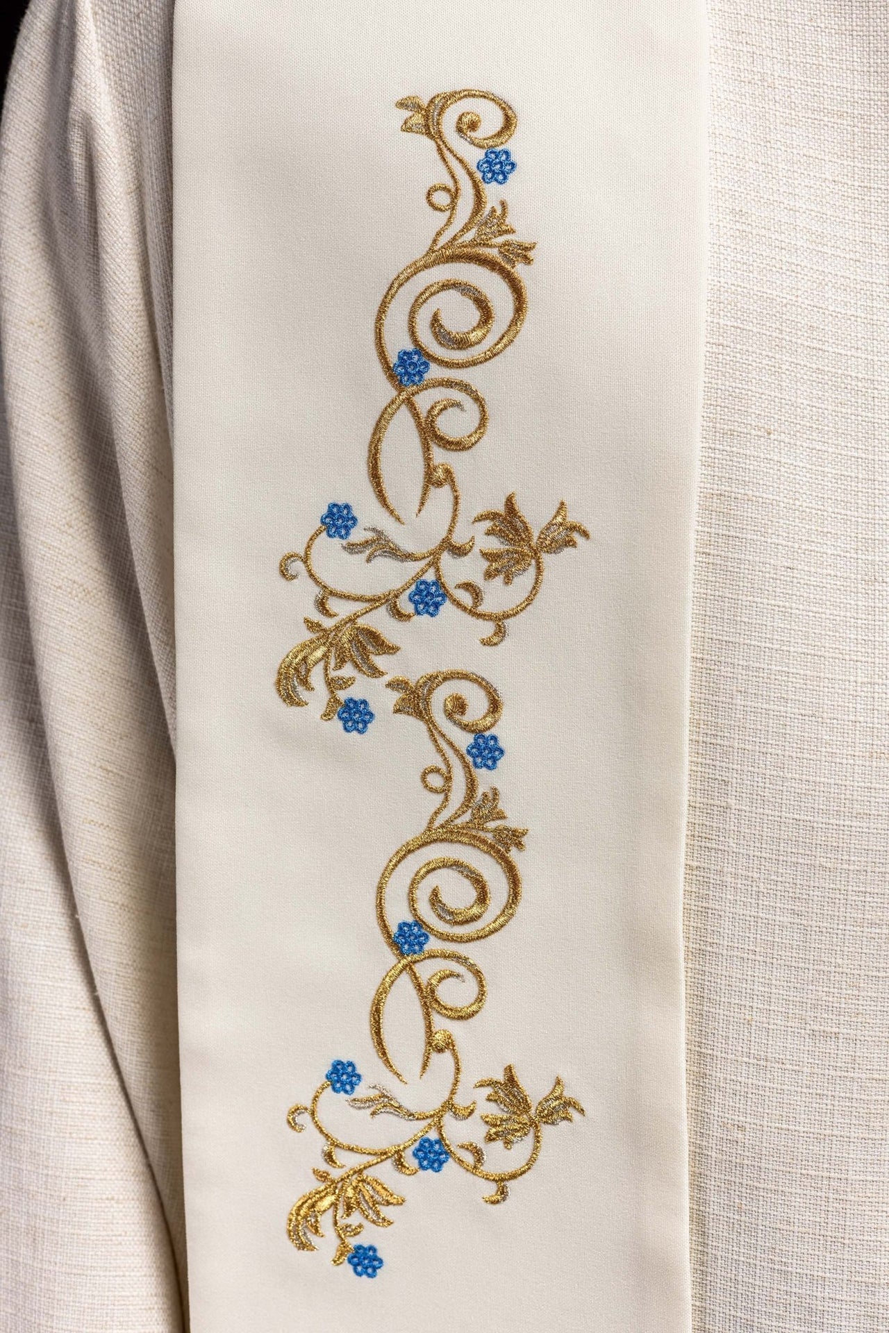 Stuła Maryjna Haftowana Ecru - Symbolika i Elegancja - alba.pl