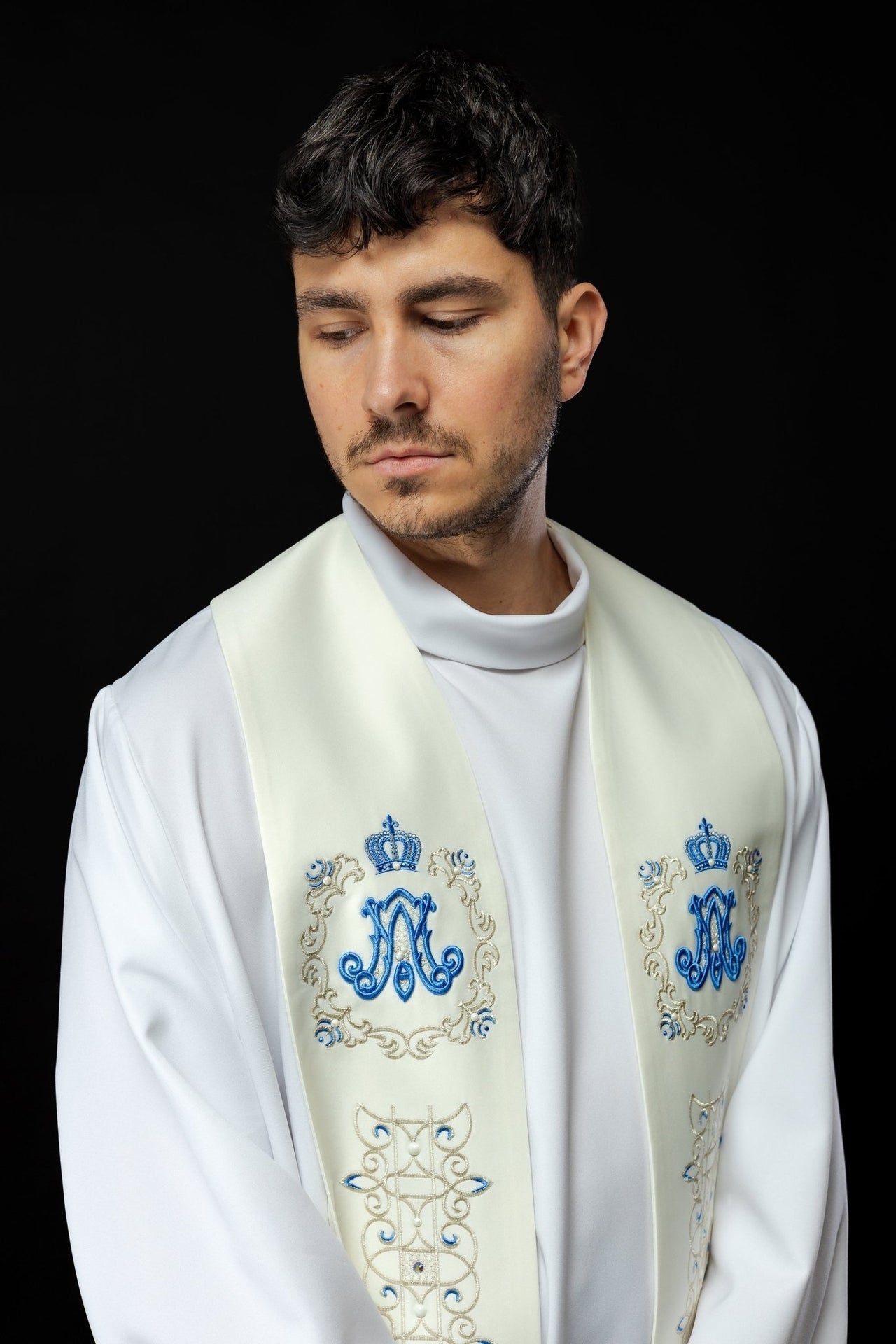 Stuła Maryjna Haftowana Niebieską Nicią - Symbol Maryjny - alba.pl