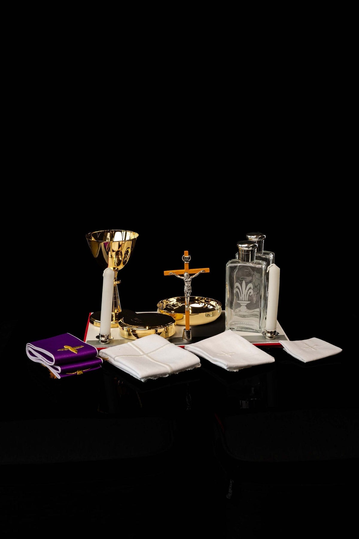 Walizka na misje z wyposażeniem liturgicznym - alba.pl