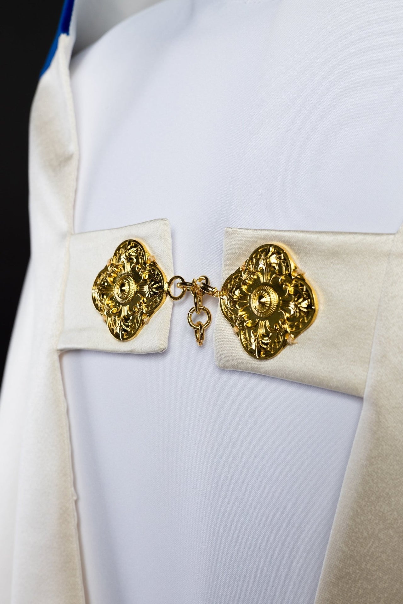 Welon Naramienny Haftowany Motywem Maryjnym Satynowy Elegancki - alba.pl