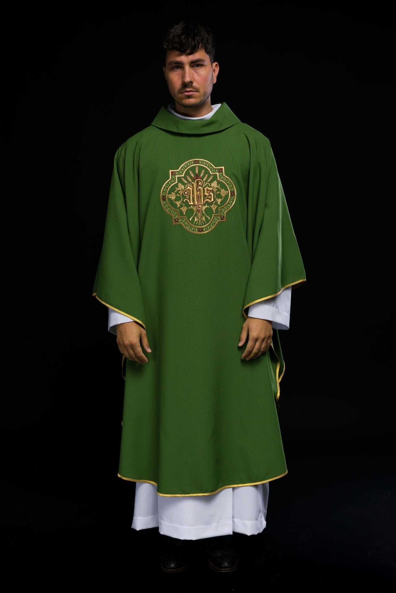Zielony Ornat Haftowany IHS PAX - Elegancka Szata Liturgiczna - alba.pl