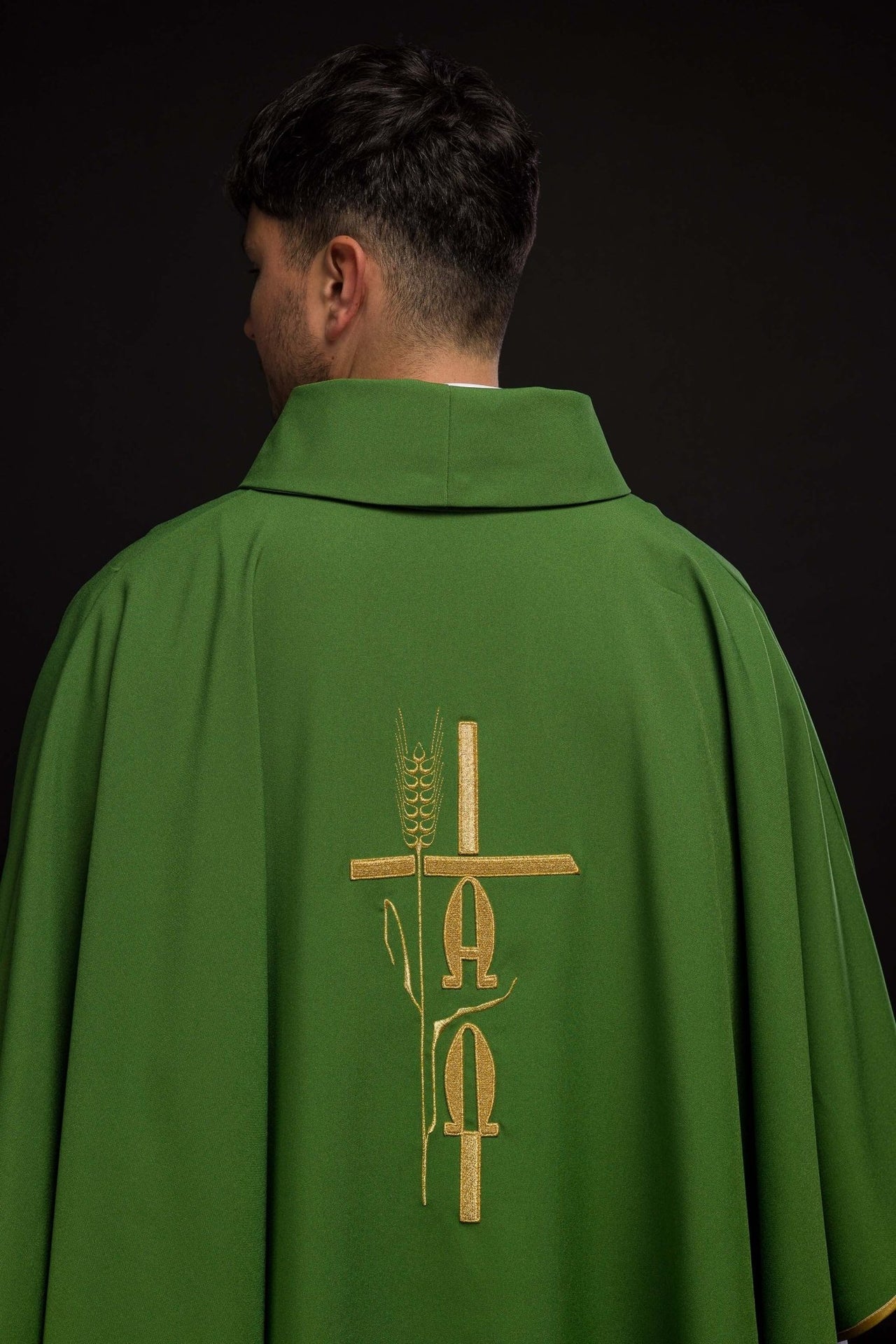 Zielony Ornat Liturgiczny z Haftem Alfa Omega i Złotą Lamówką - alba.pl