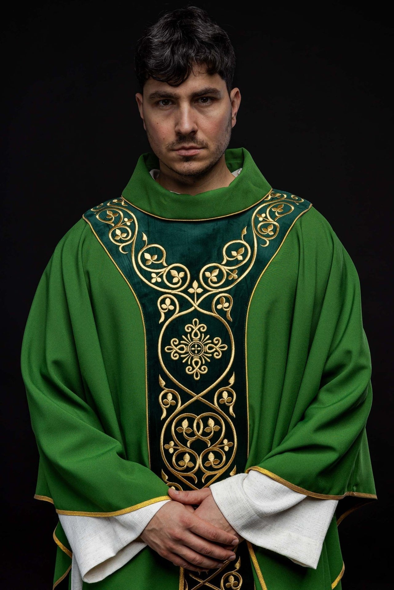 Zielony Ornat Liturgiczny z Haftowanym Pasem Aksamitnym - alba.pl