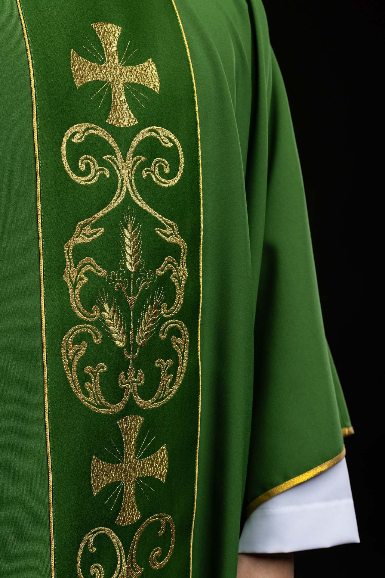 Zielony ornat liturgiczny z haftowanym pasem eucharystycznym - alba.pl