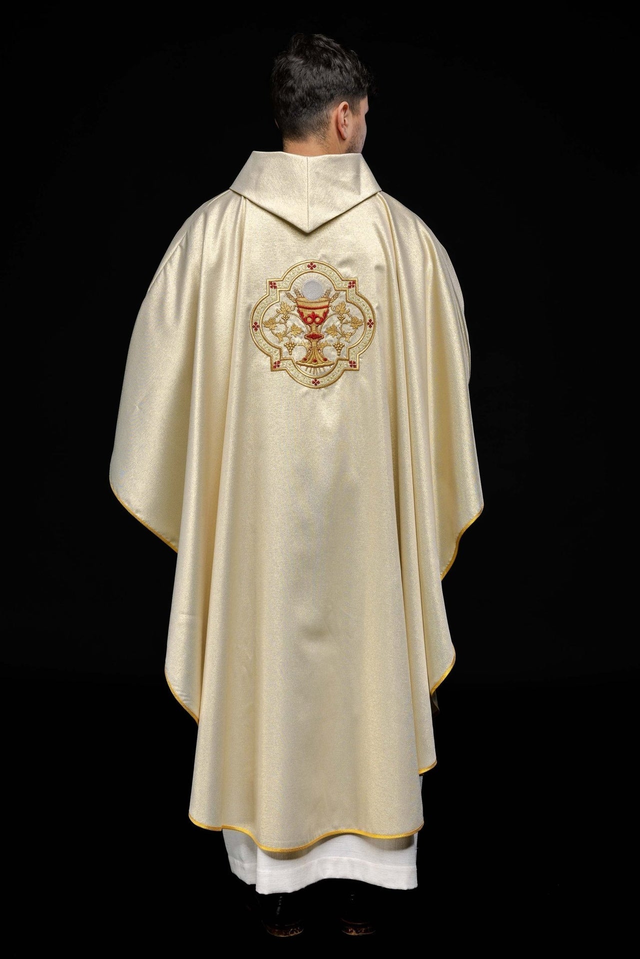 Złoty Ornat Haftowany Serce Jezusa i Kielich Eucharystyczny - alba.pl